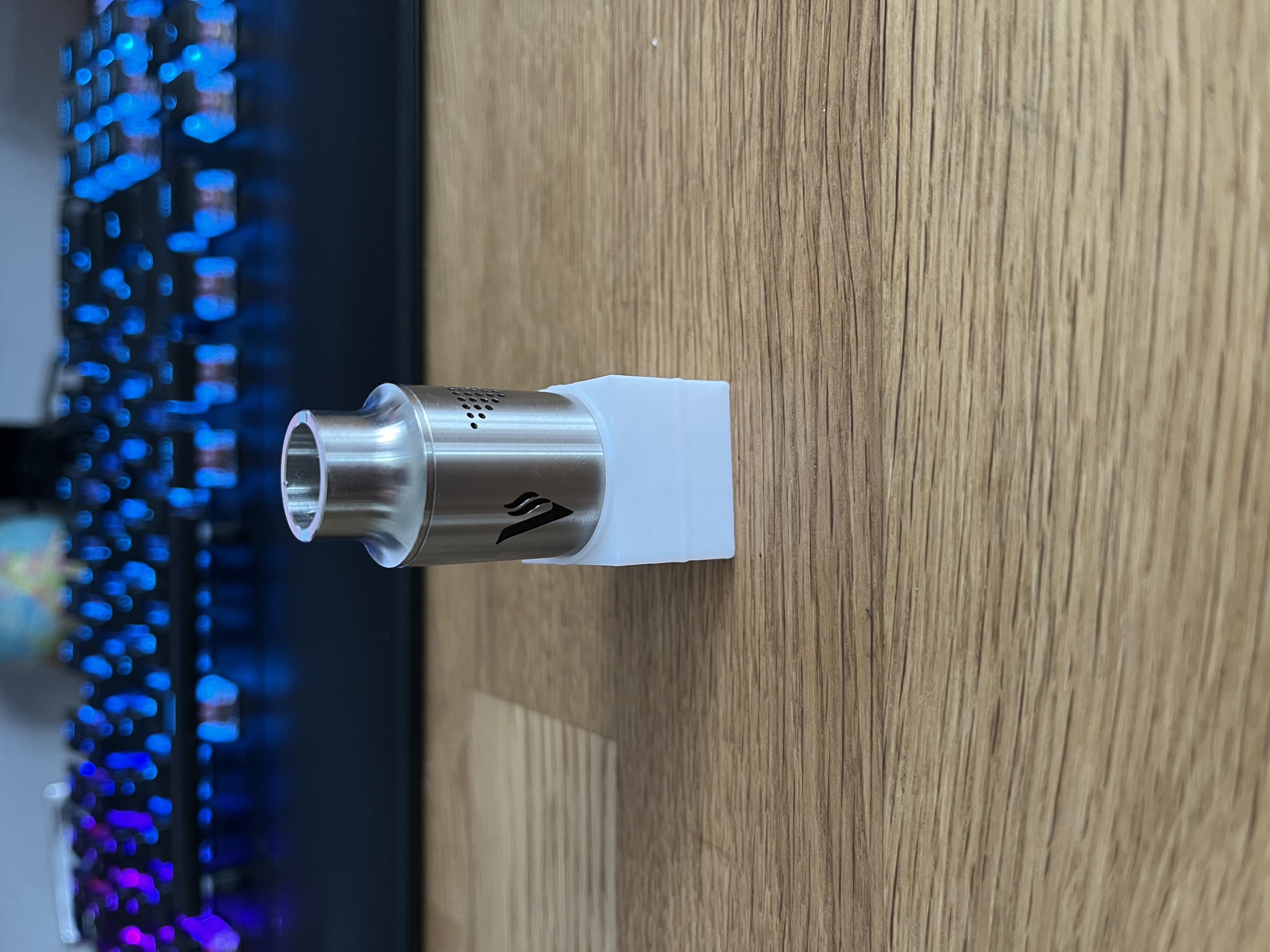 Simplistic Vape Stand