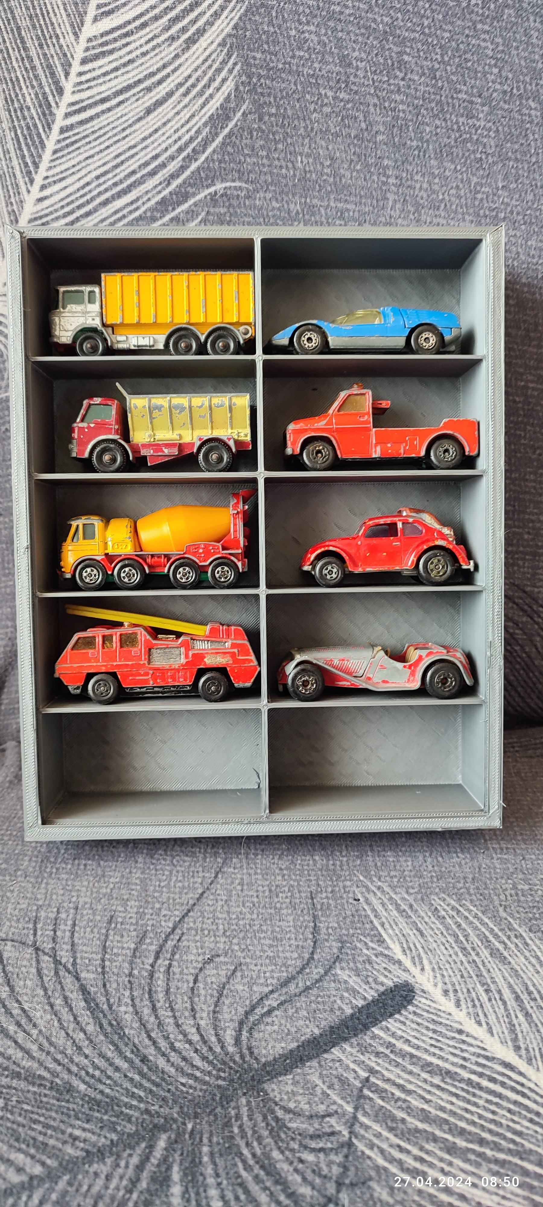 Car Rack with grove for plexiglass, HotWheels, Matchbox