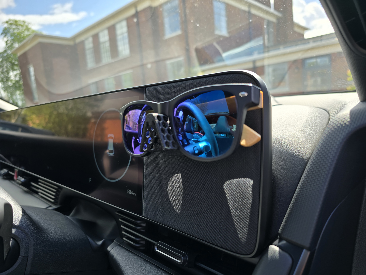 Hyundai Ioniq 5 sunglass holder