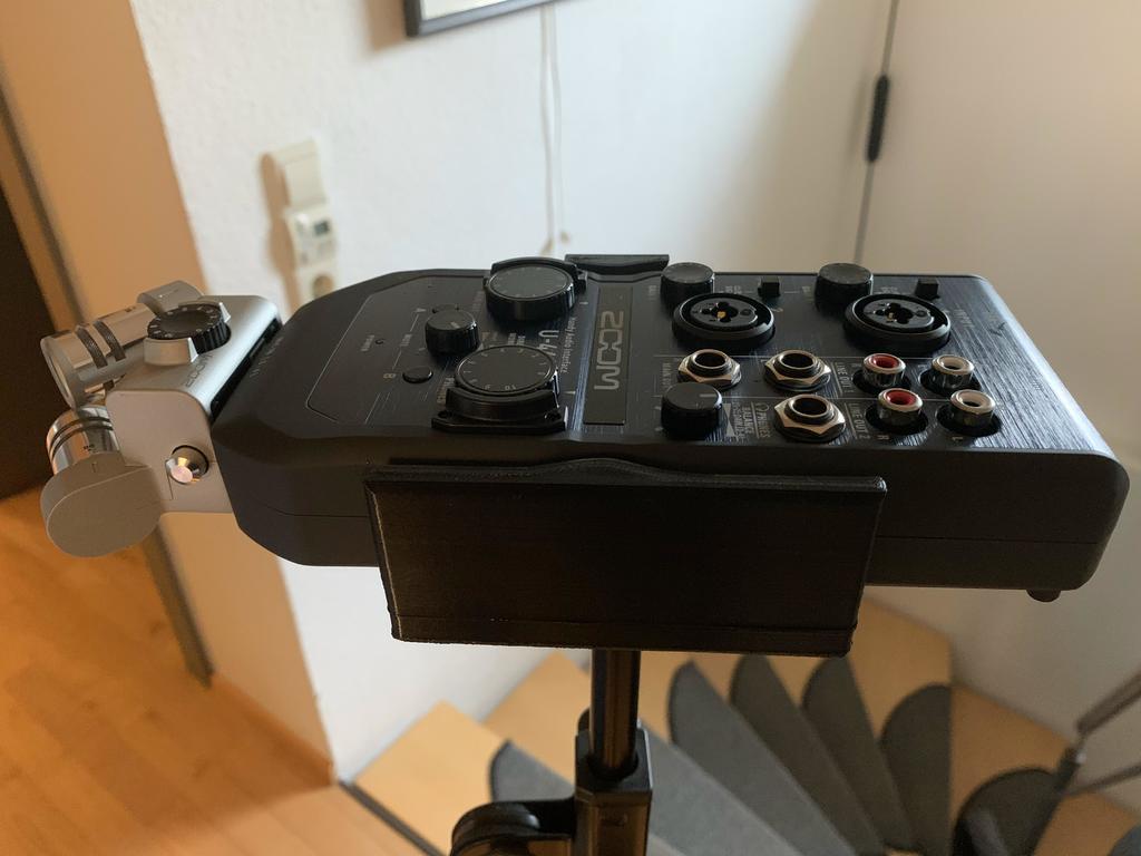 Zoom U-44 U-42 holder for microphone stand