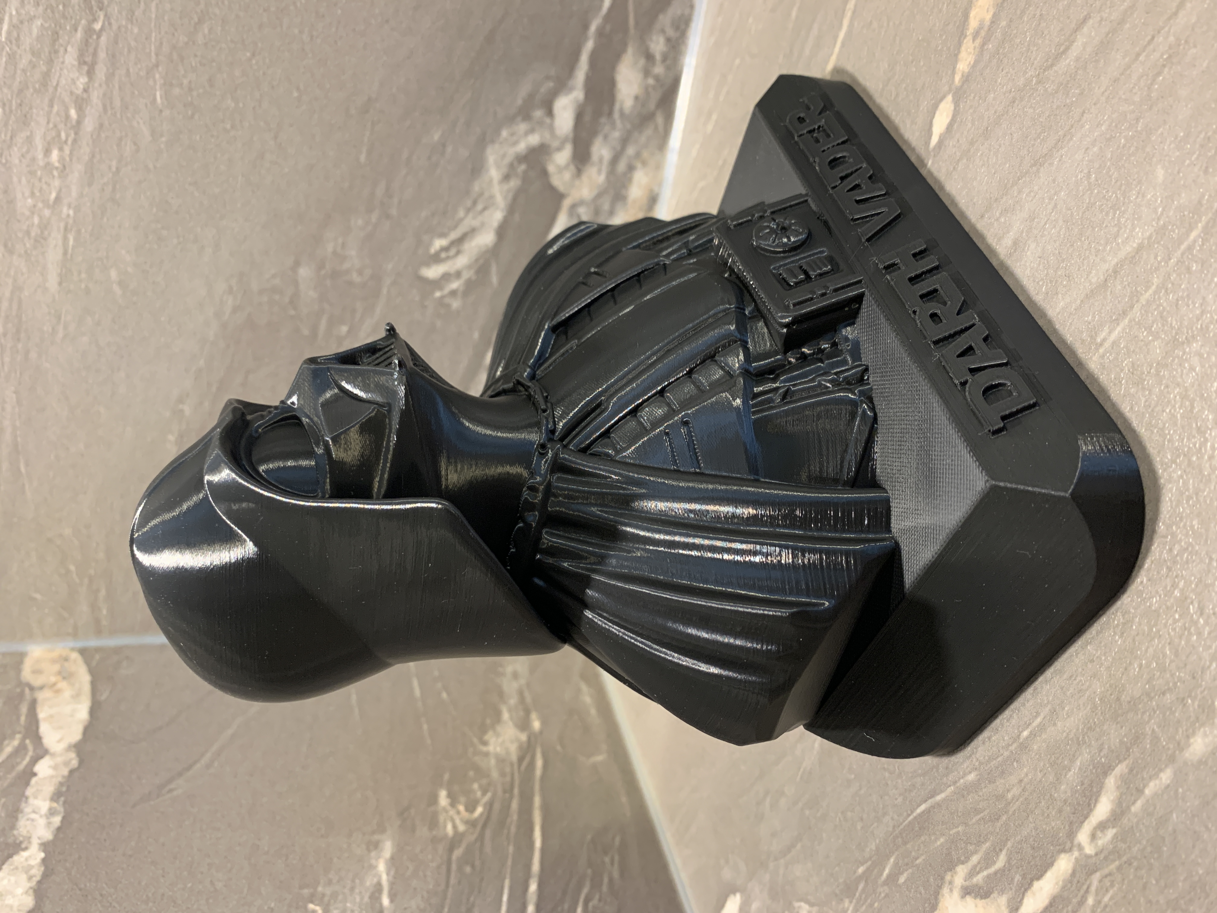 Miniatura 6 do modelo 3D Darth Vader Bust - base+lettering