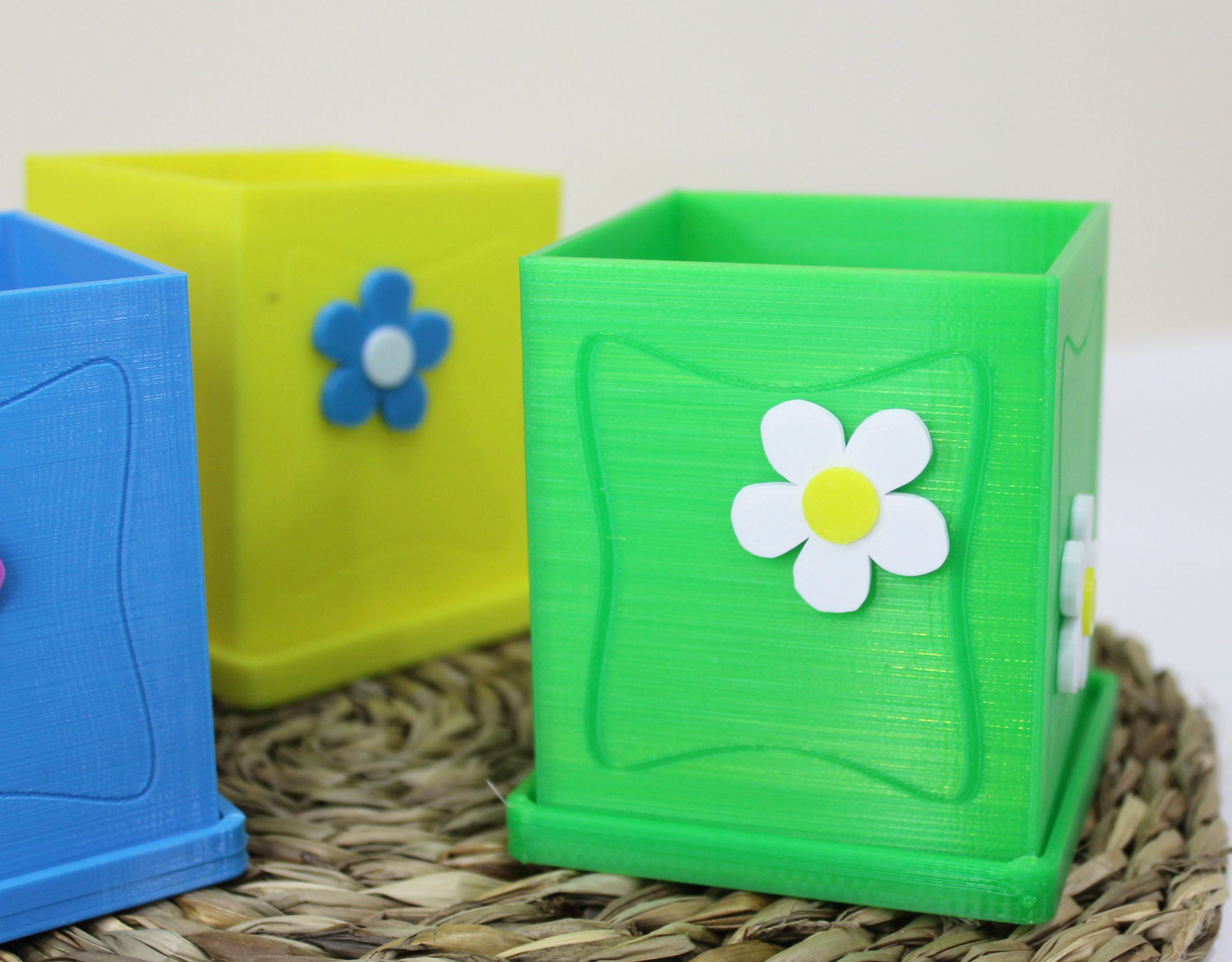 Spring planter