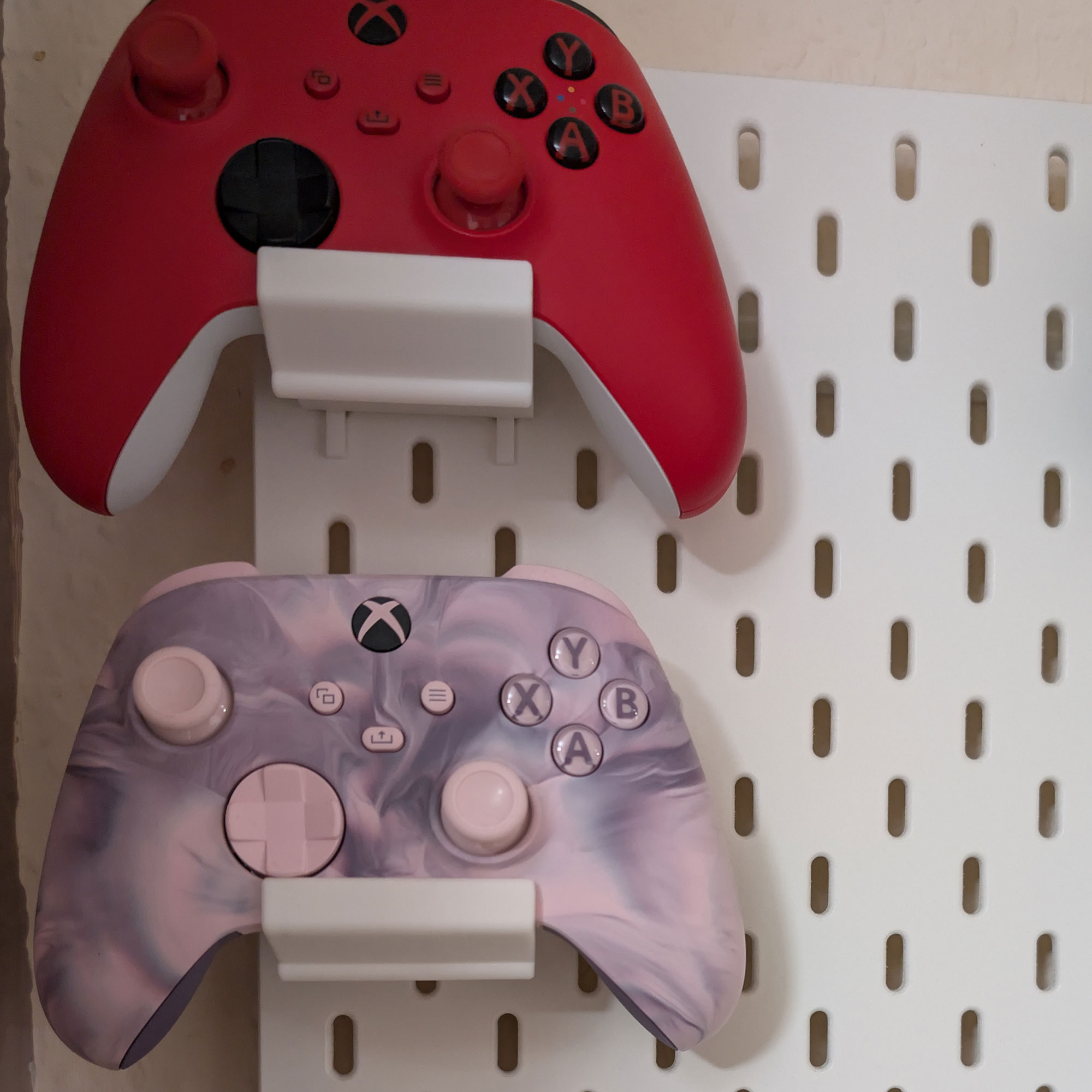 ECM - Xbox Controller Stand Short - Ikea Skadis