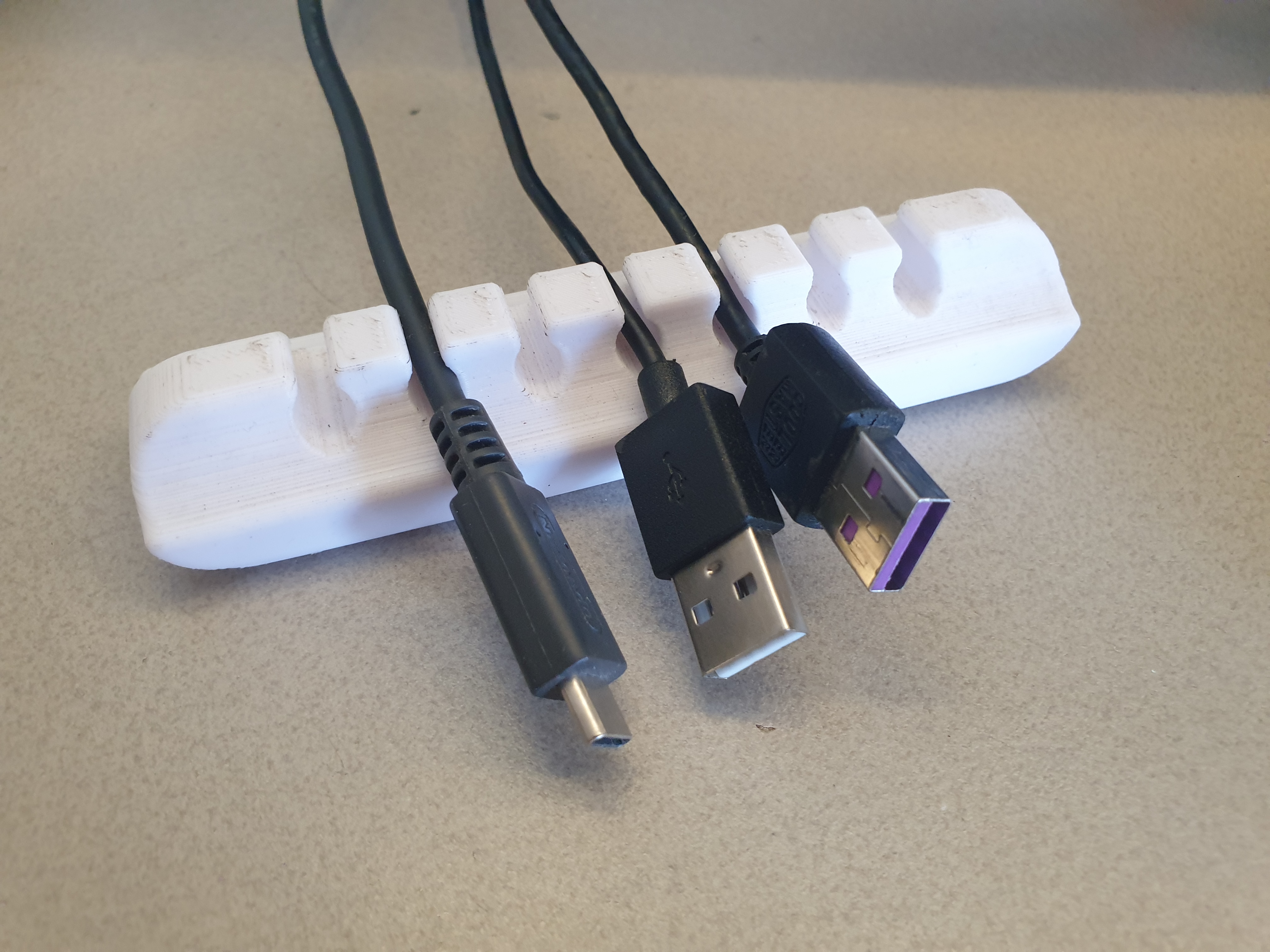 Multi-thickness Cable Organiser