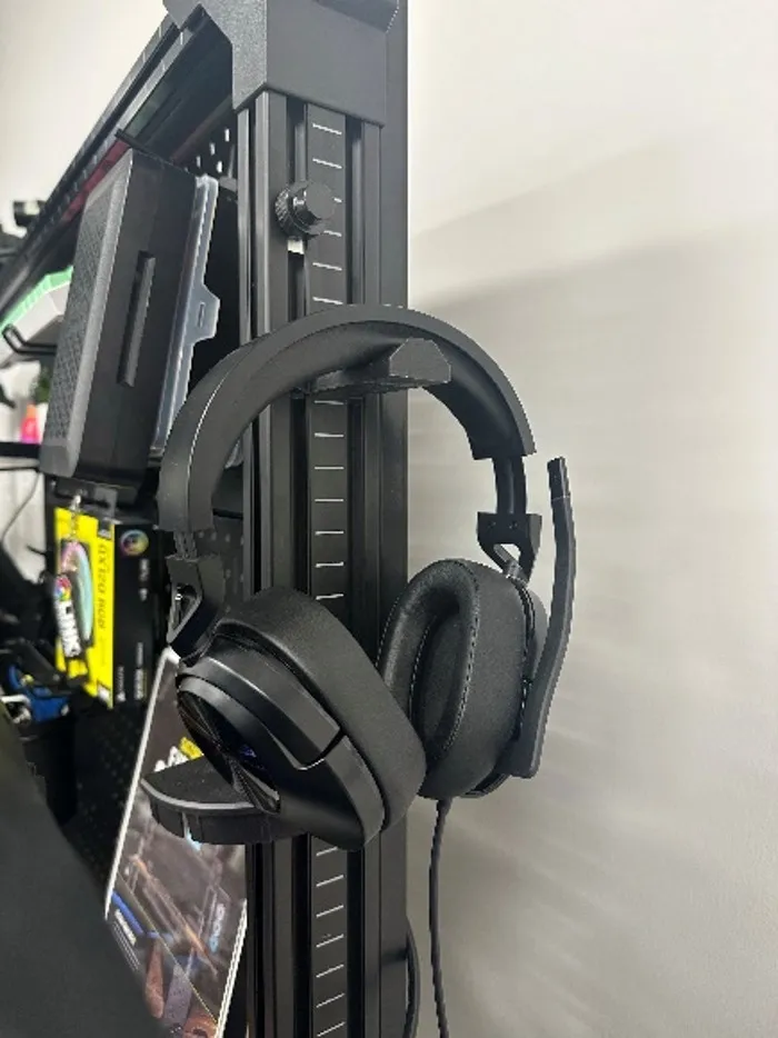 CORSAIR Platform:6 Headphone Holder (Rail Mounted) by Corsair ...