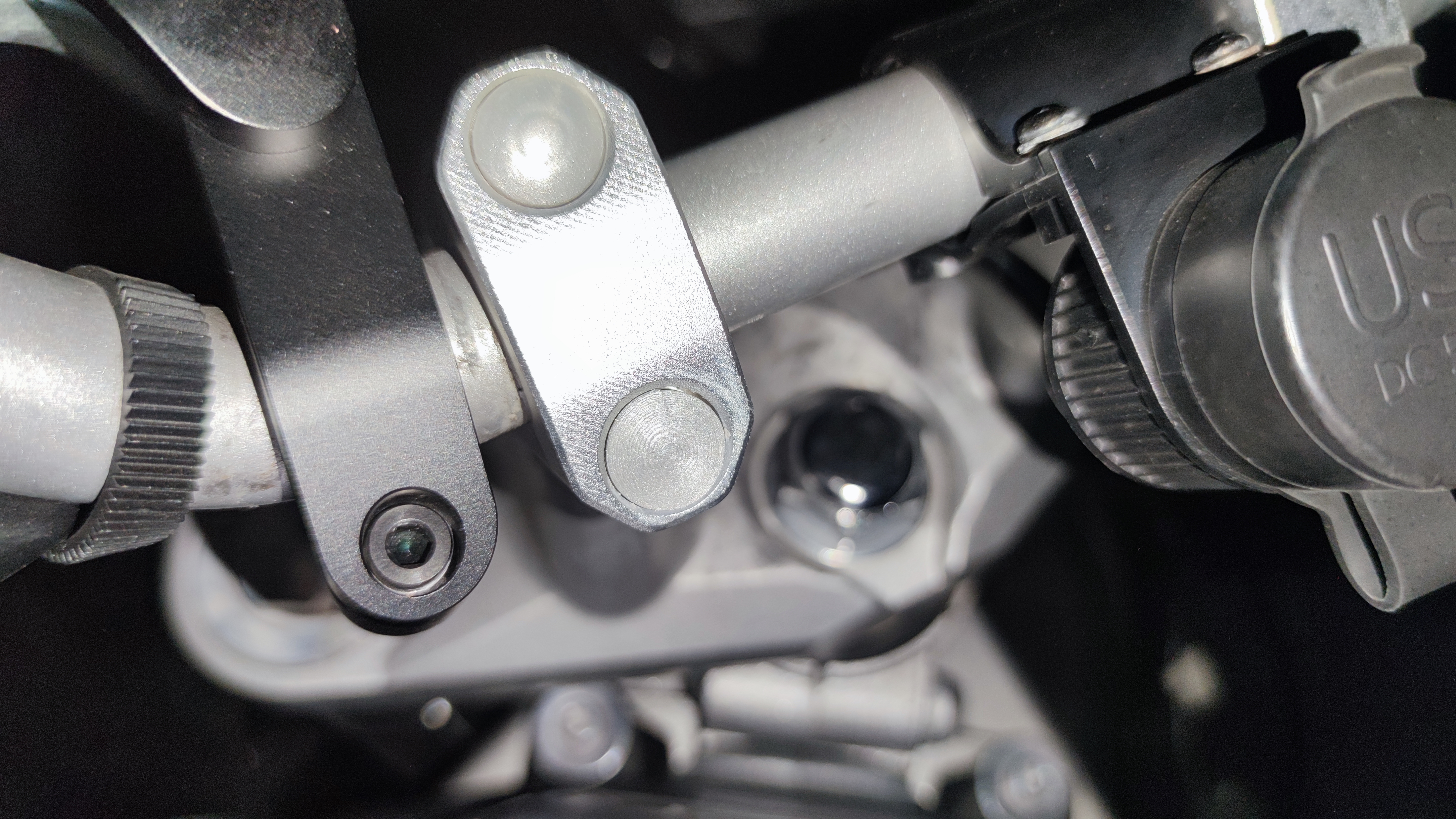 Yamaha FZ6 Handlebar Bolt Cover