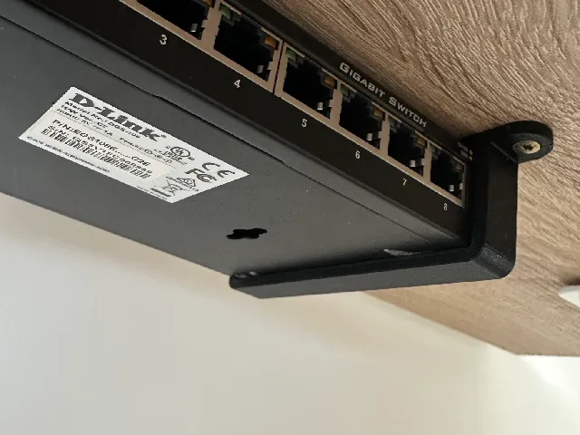 D-Link DGS-108 mount bracket