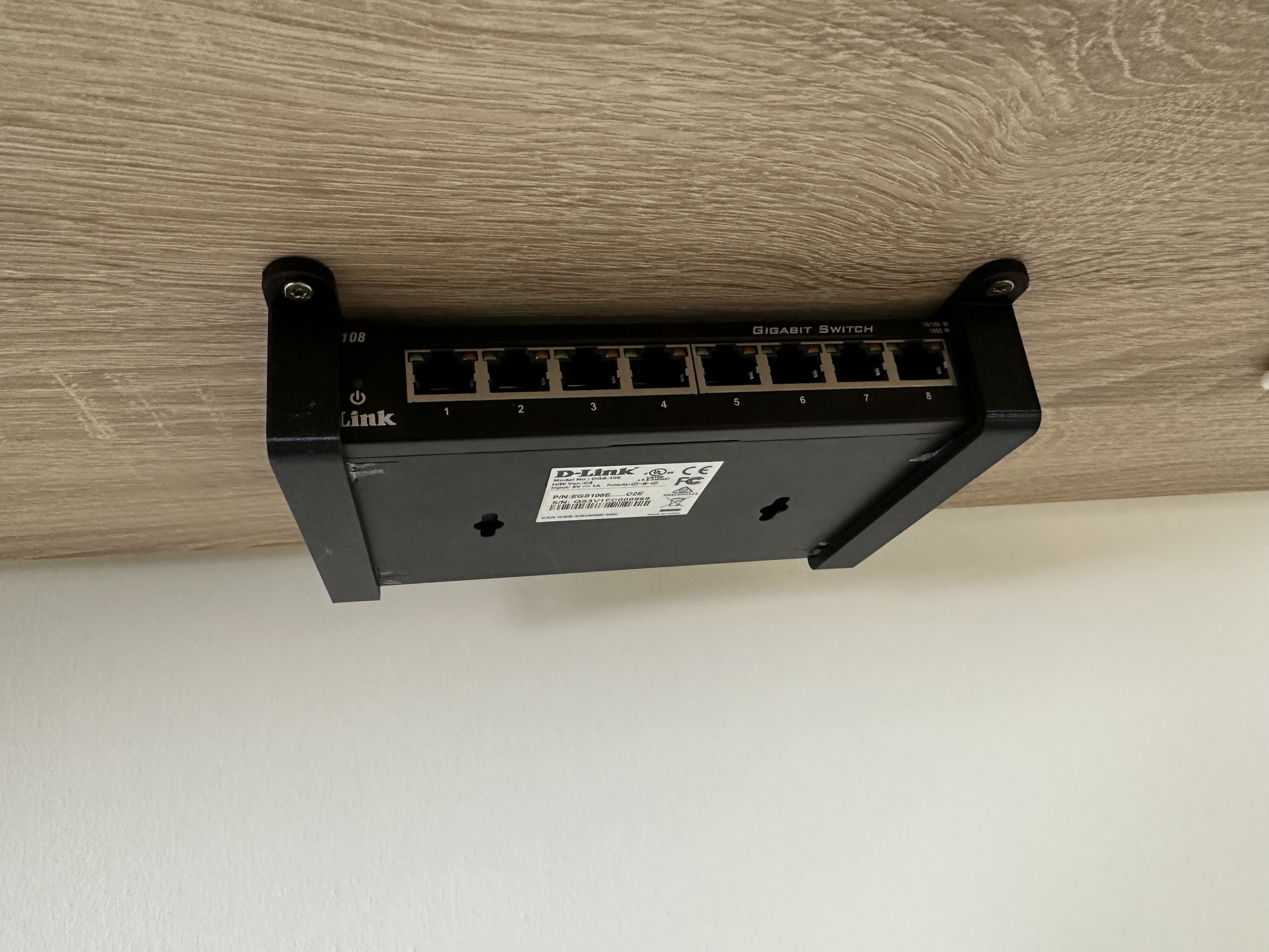 Miniatura 2 do modelo 3D D-Link DGS-108 mount bracket