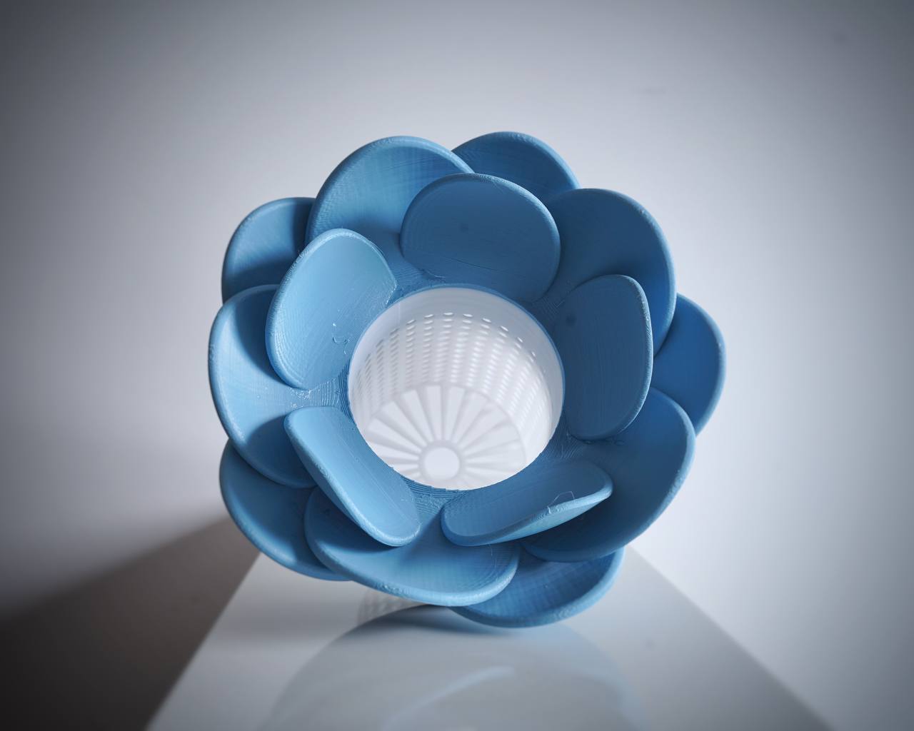 Miniatura 5 do modelo 3D Flower Shaped Floating Can for Pool