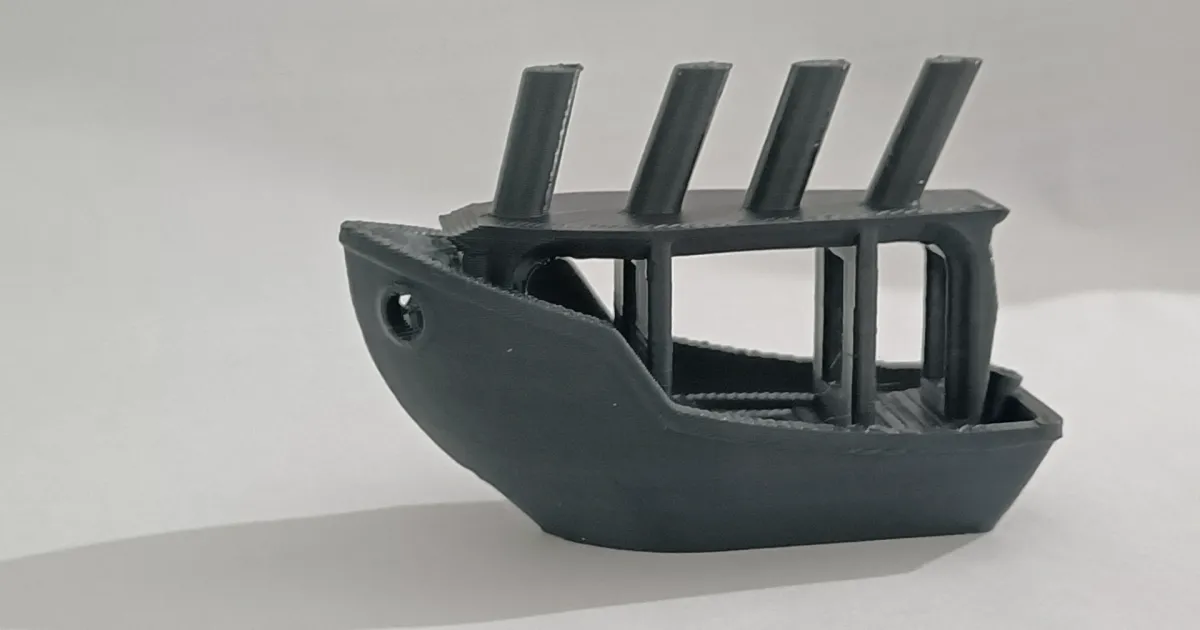 Benchytitanic -ironing-stringing retraction-bridge por Makerspace ...