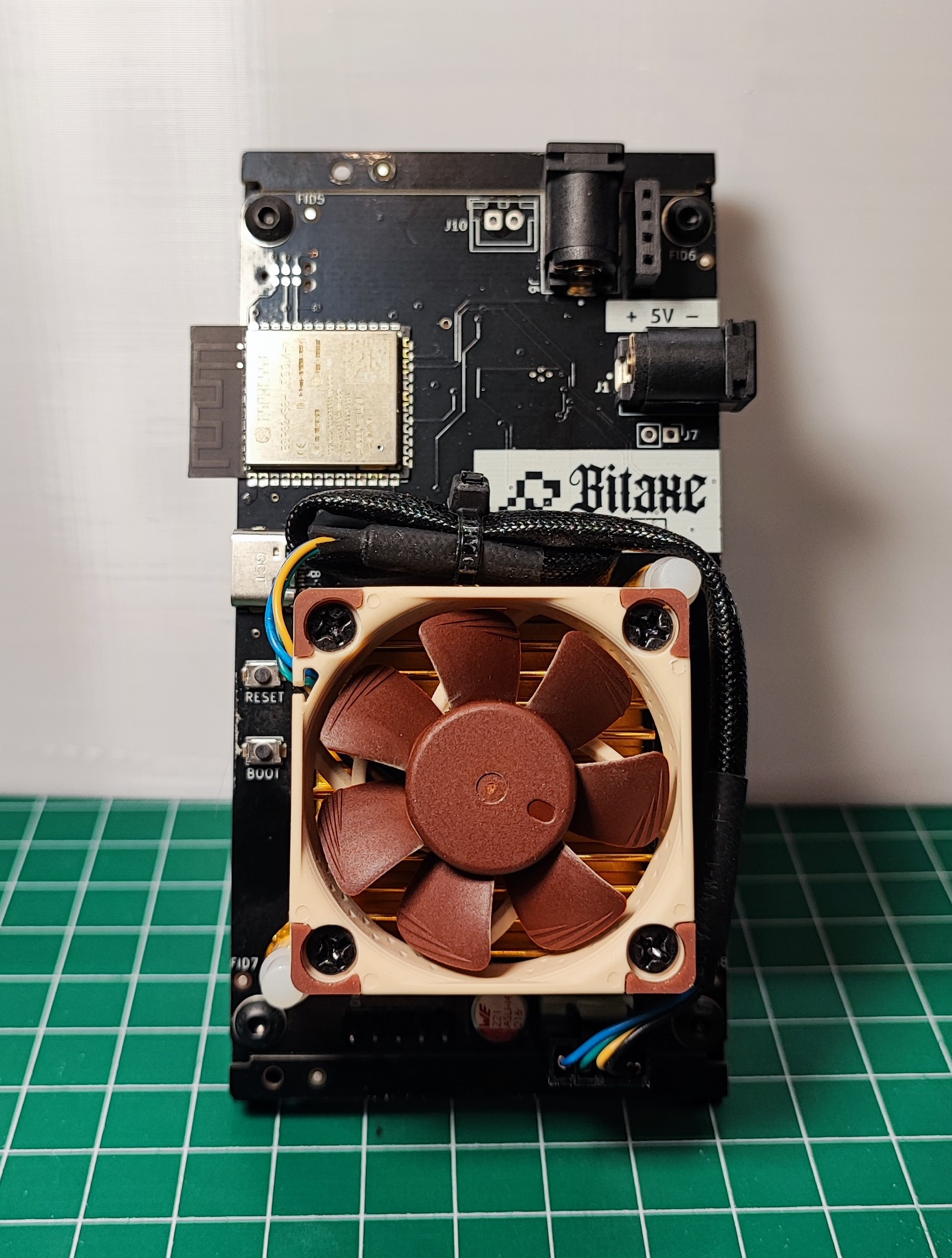 Miniatura 3 do modelo 3D Bitaxe Stand