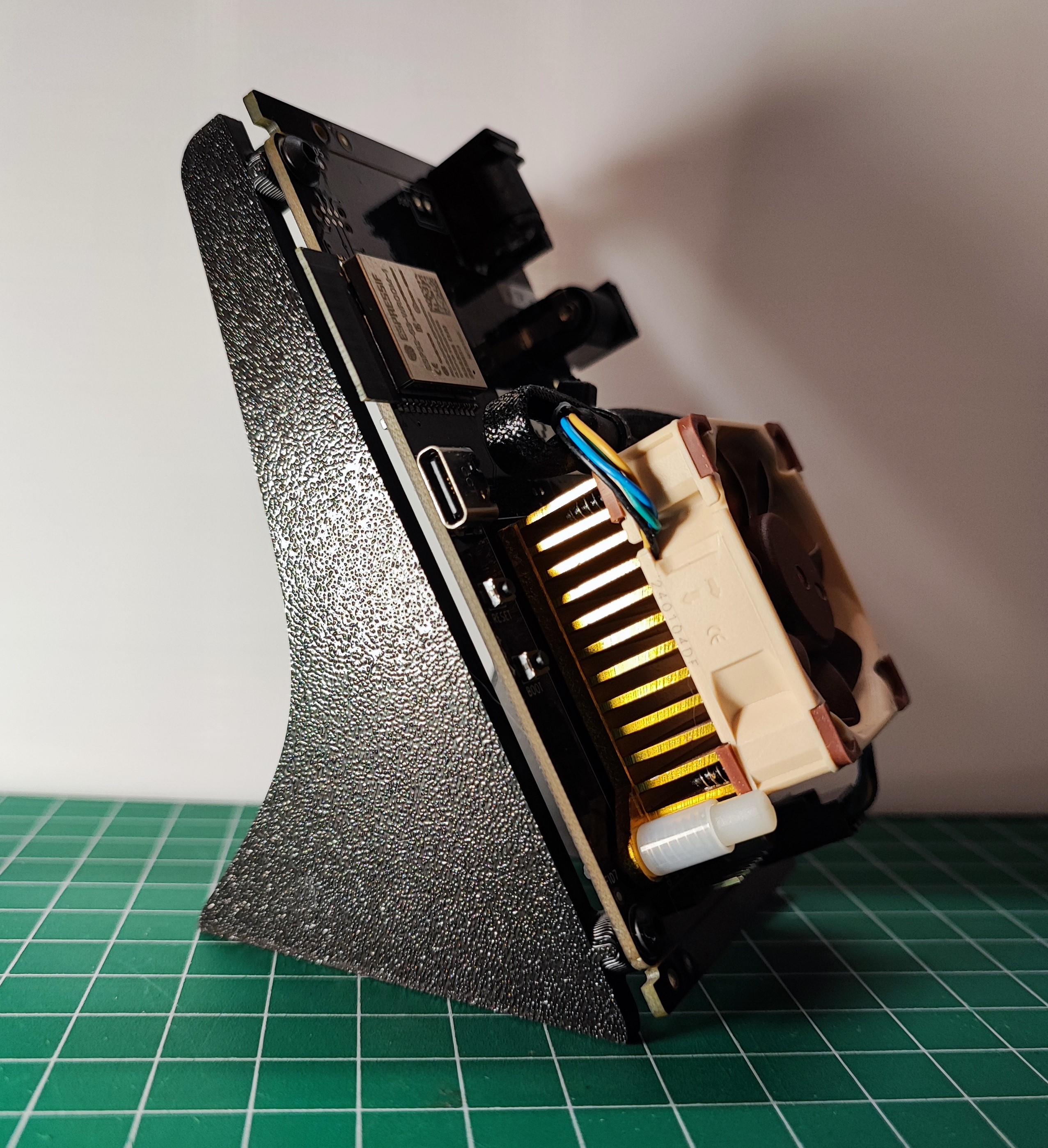 Miniatura 2 do modelo 3D Bitaxe Stand