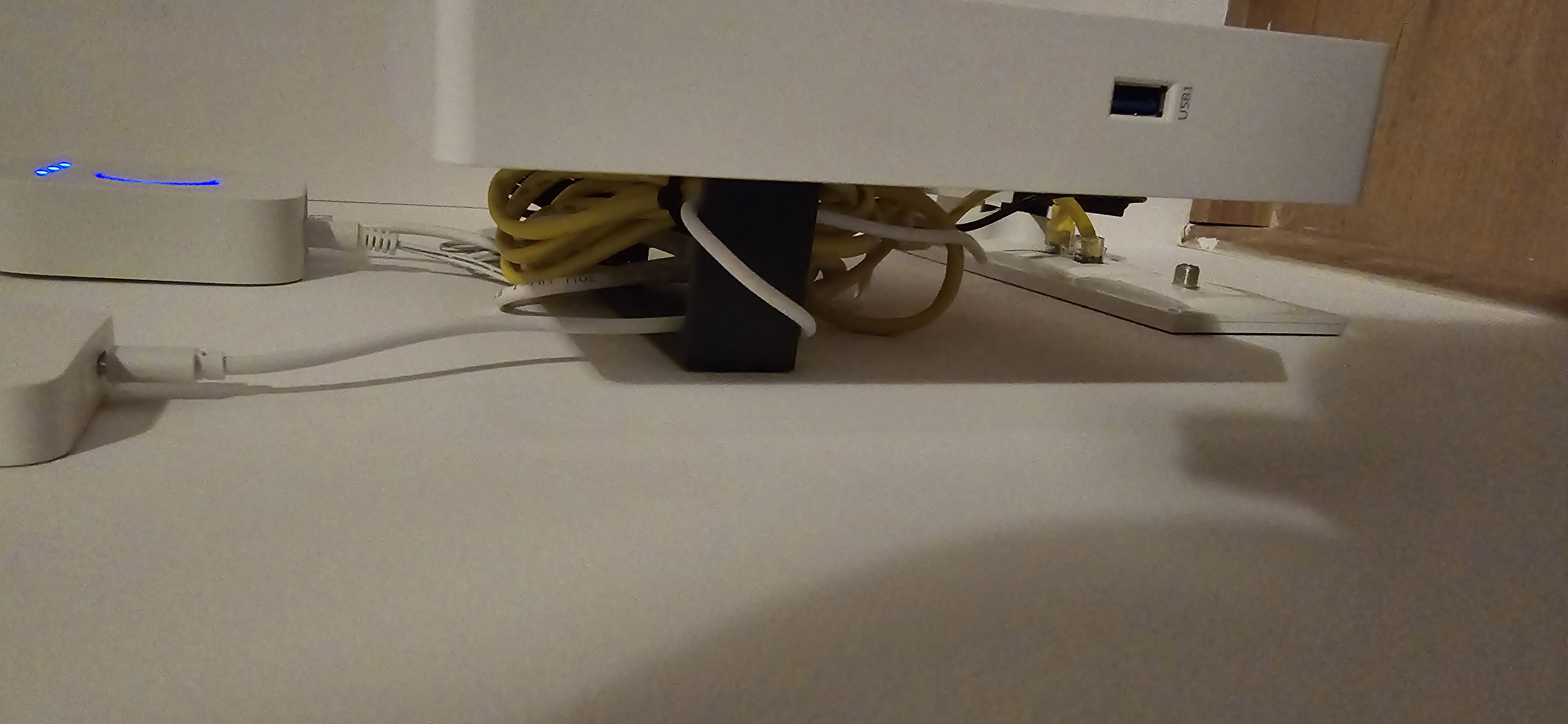 ZTE h3640 wall mount