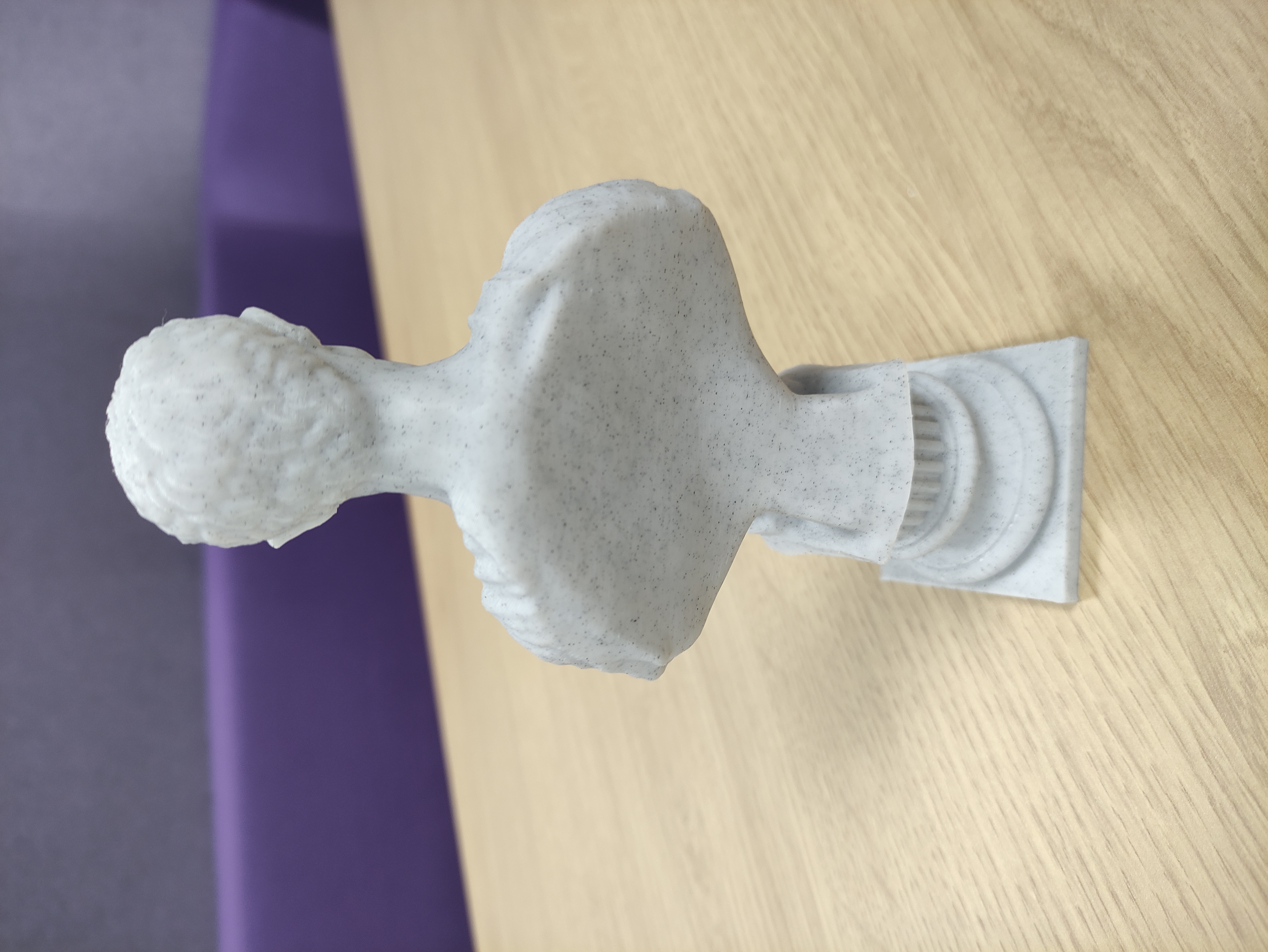 Miniatura 4 do modelo 3D Julius Caesar On Ionic Column Pillar Base (Remix)