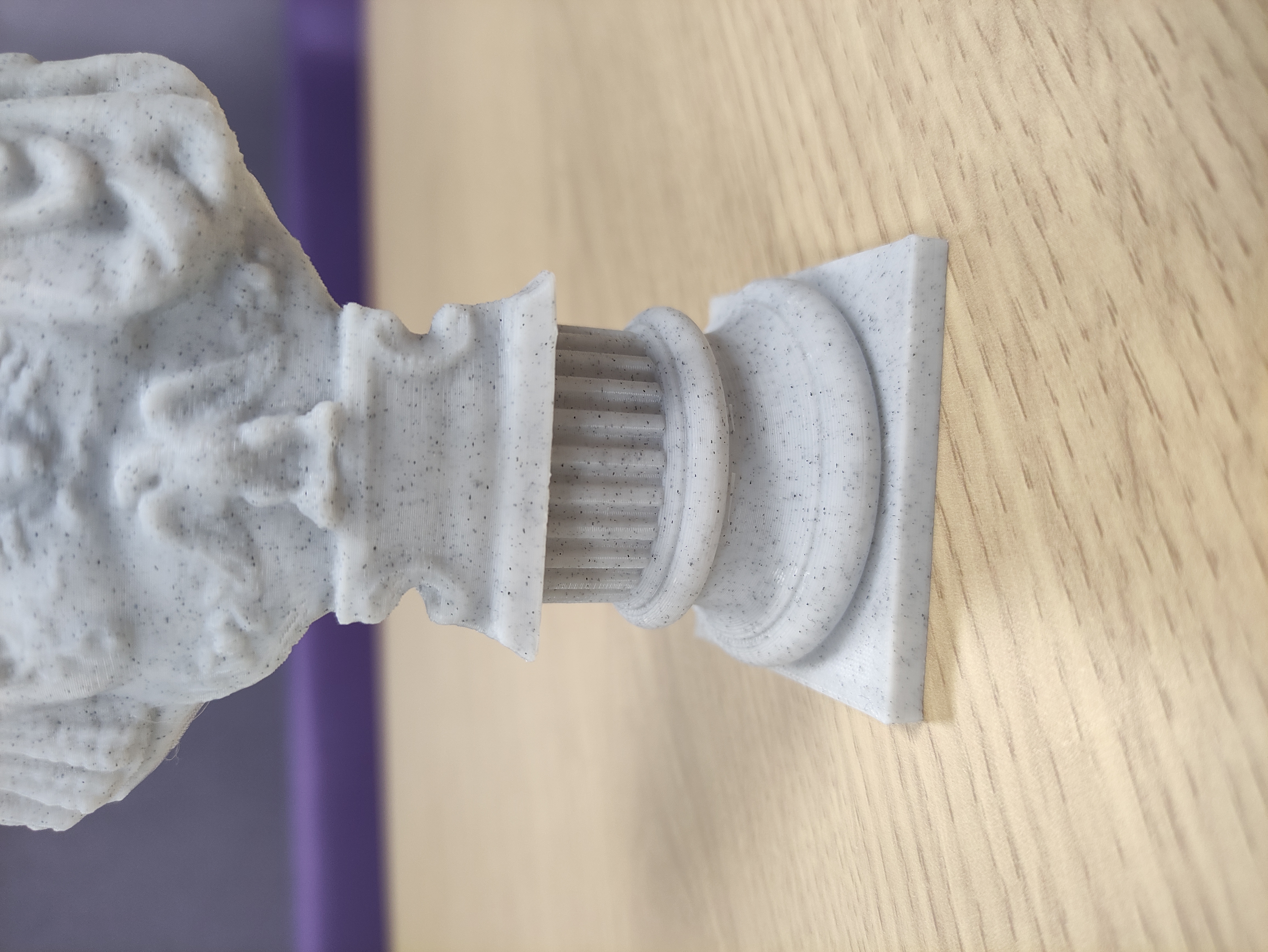Miniatura 3 do modelo 3D Julius Caesar On Ionic Column Pillar Base (Remix)