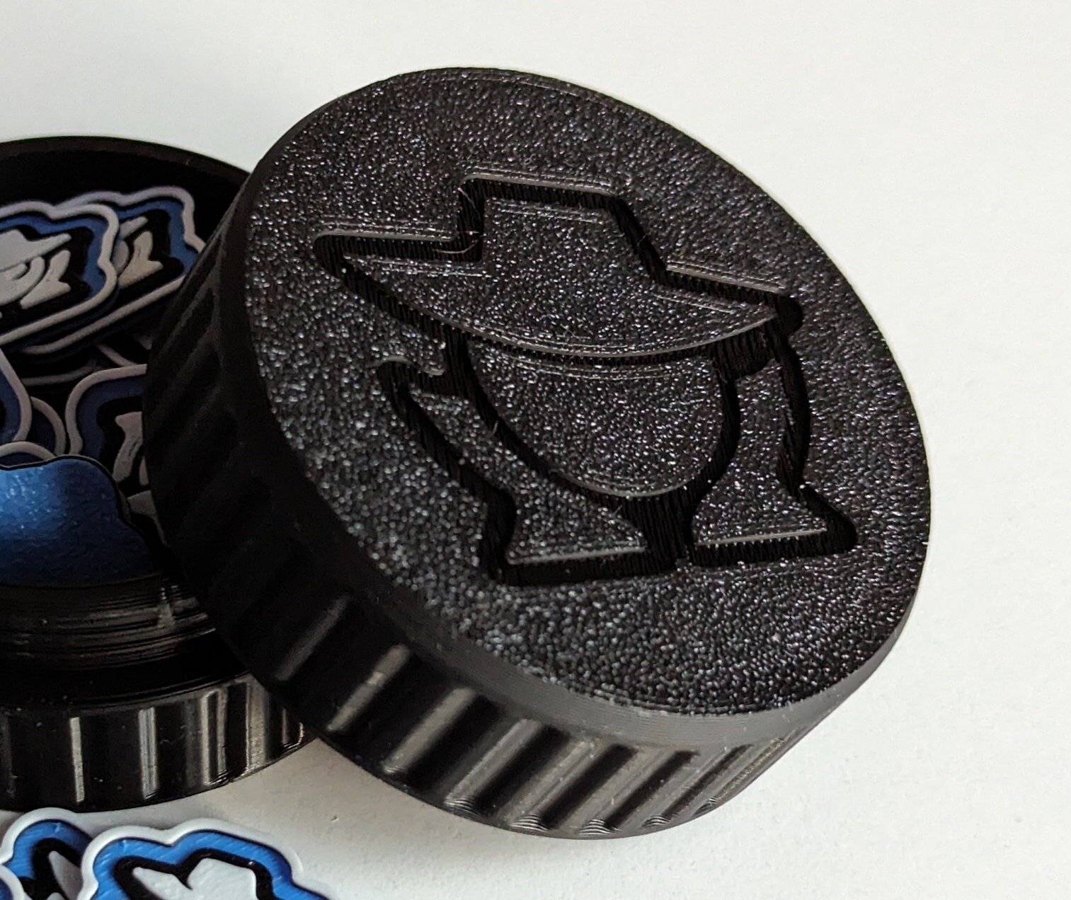 Magic: The Gathering Suspect Symbol Lid for Screw Cap Storage Box by Fredslund