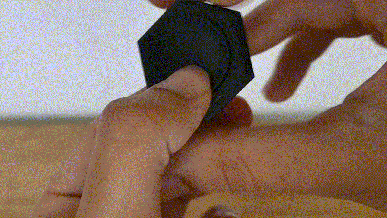 Mini hexagon discrete fidget toy