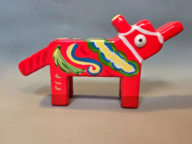 platypus Dala horse