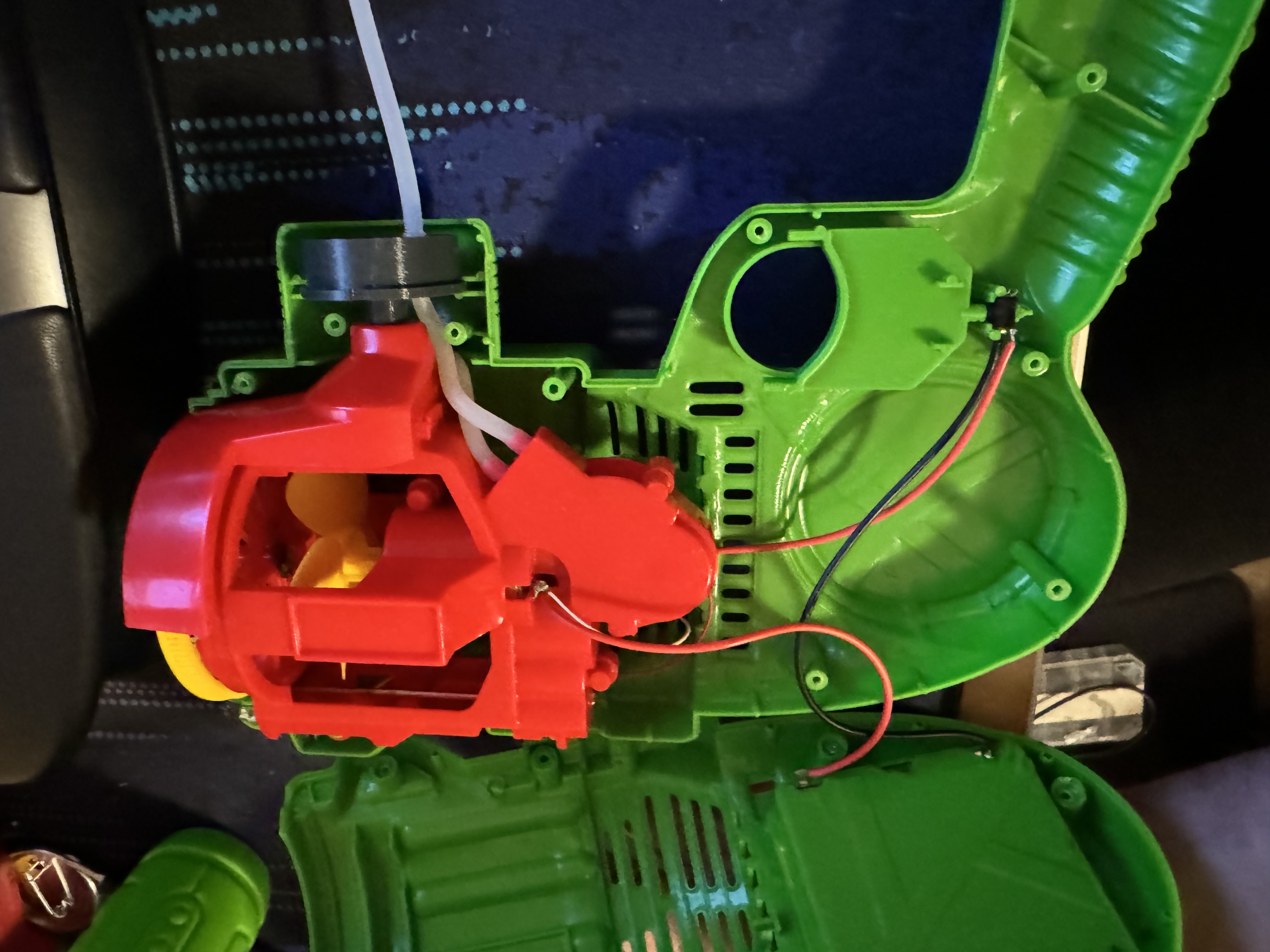 FruBlu Bubble gun bottle connector replacement