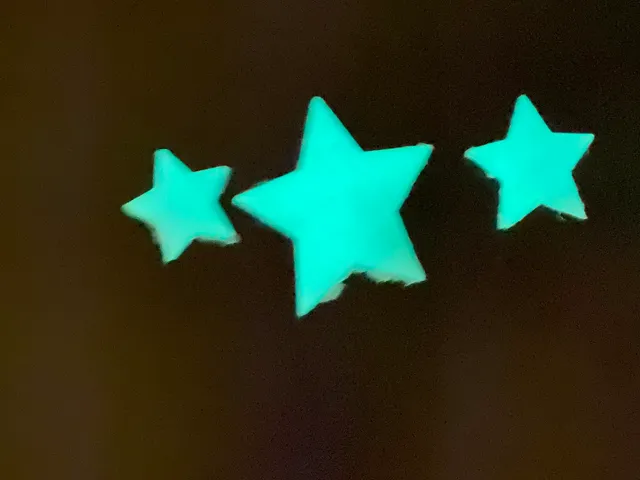 glow in the dark bedroom stars
