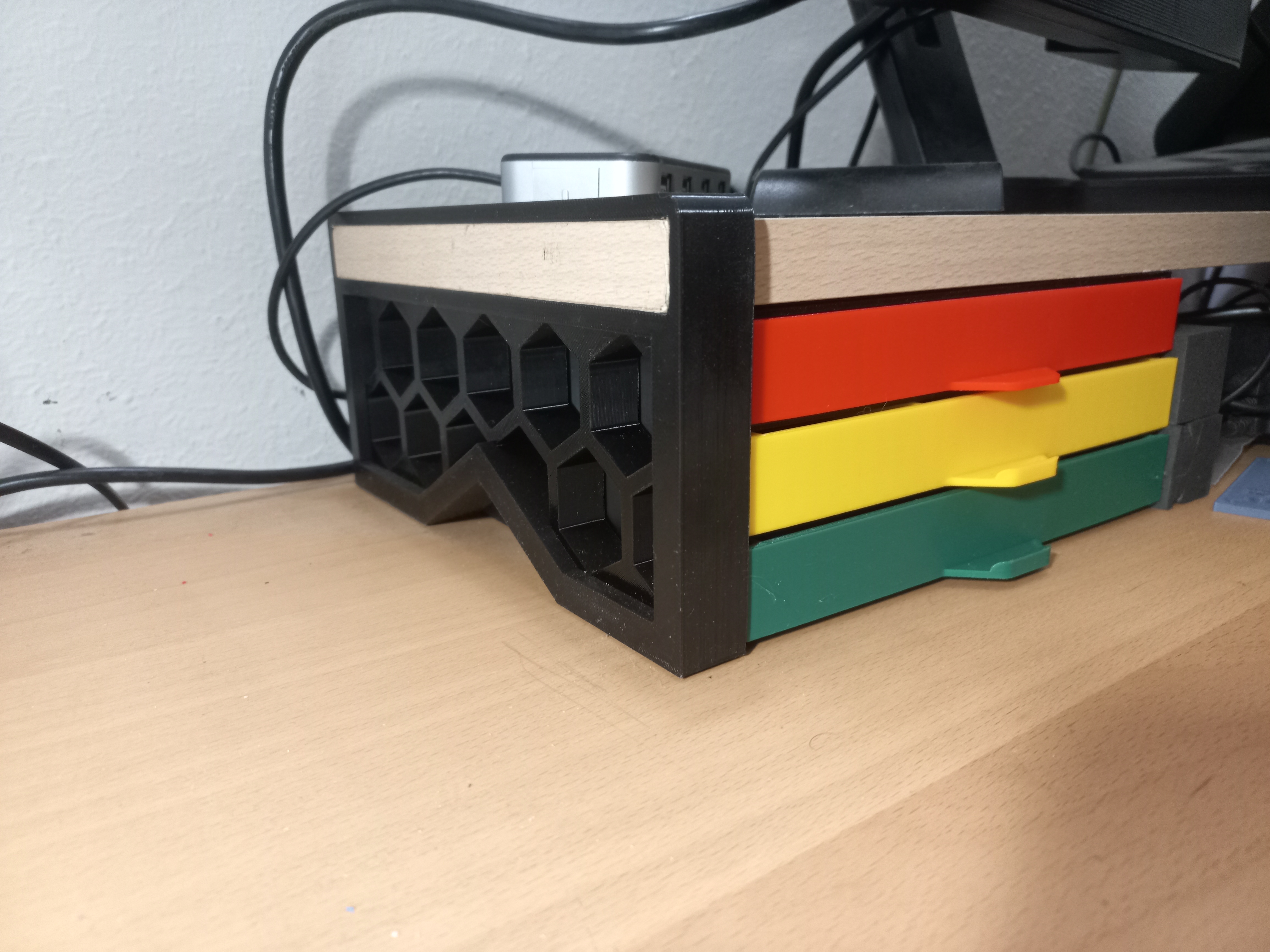 Monitor stand hex pattern