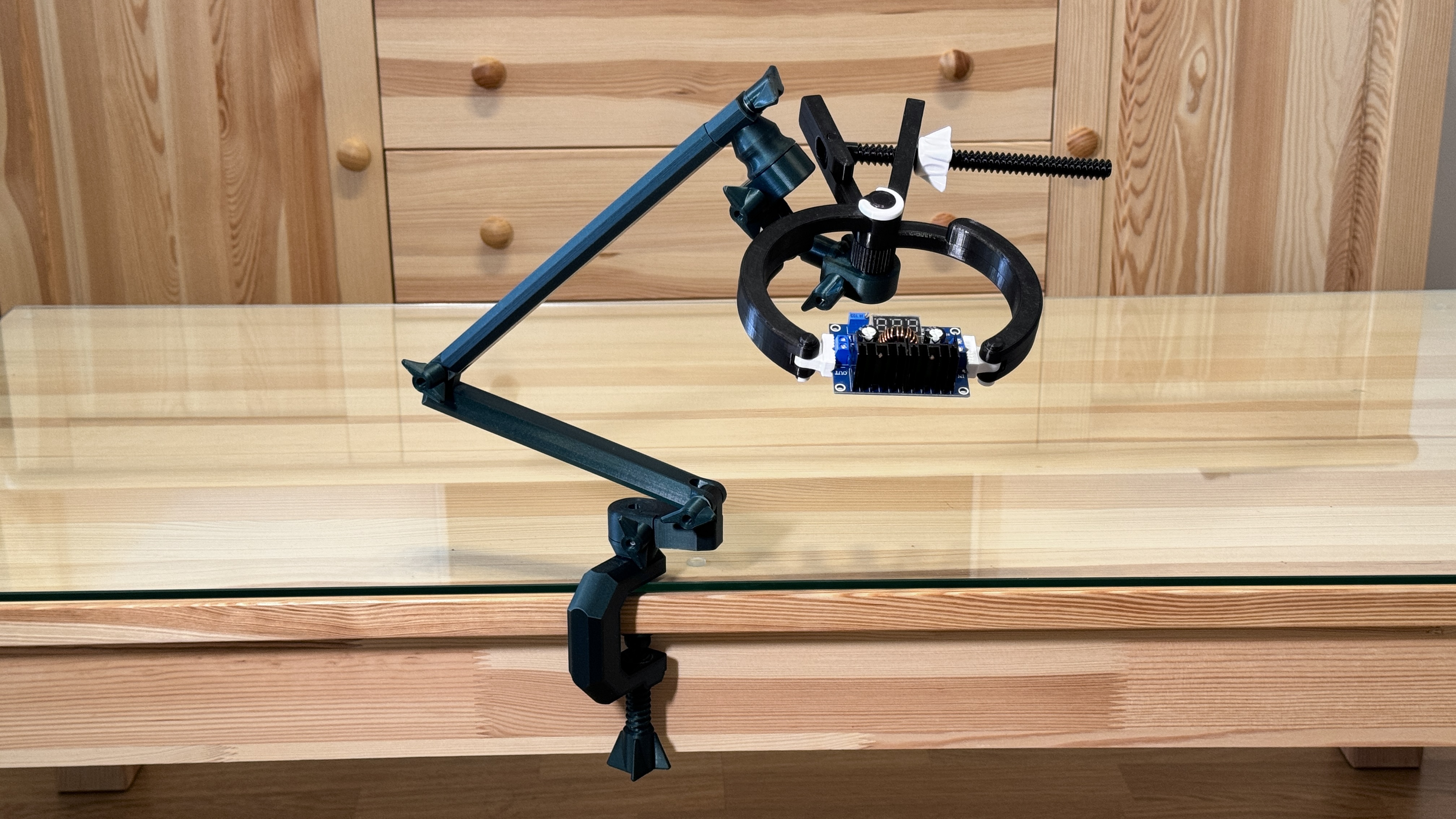 Third hand (PCB holder)