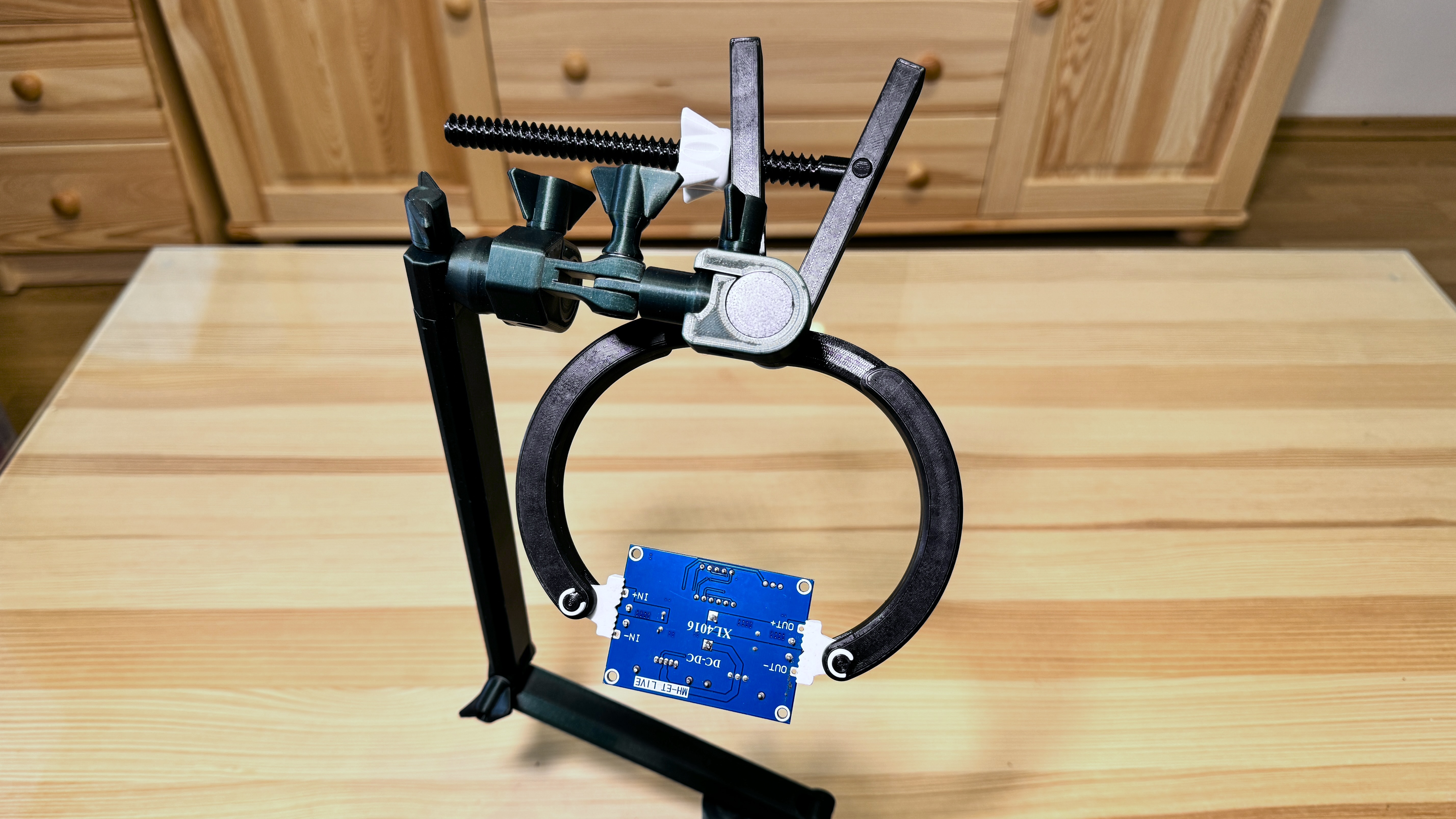 Miniatura 4 do modelo 3D Third hand (PCB holder)