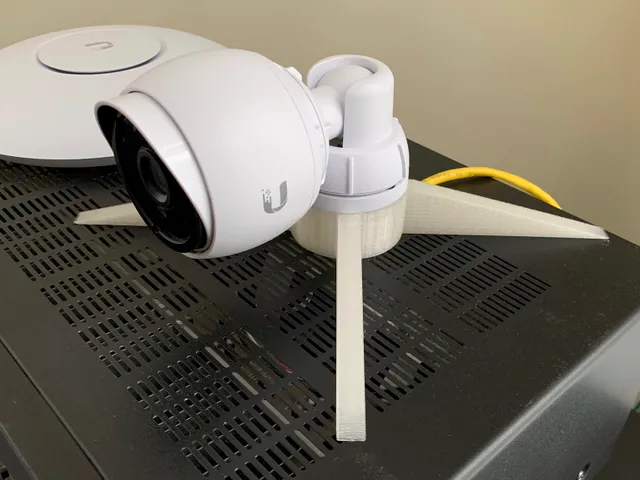 Portable Mount for Unifi G3 Camera