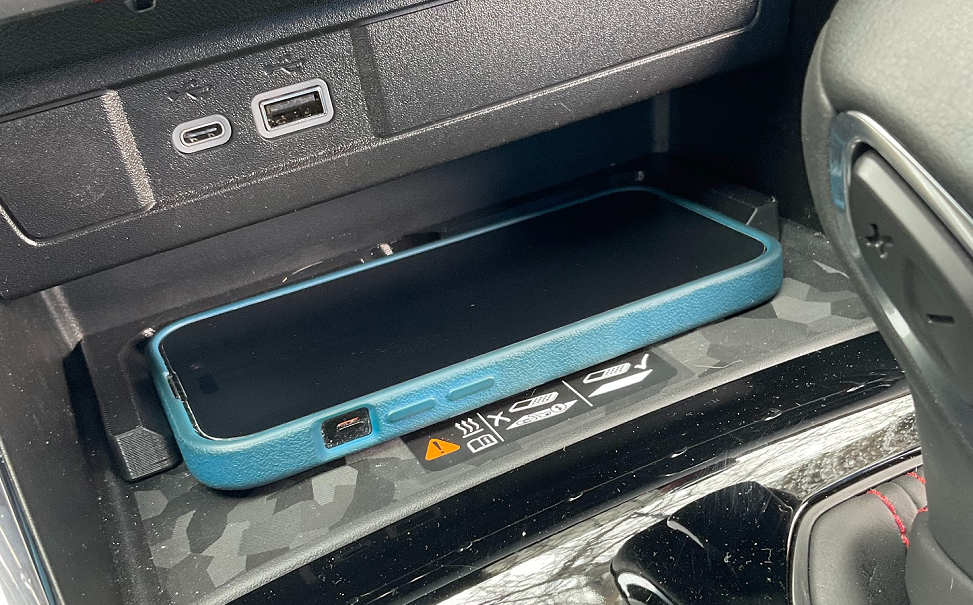 2023+ GMC Canyon/Chevy Colorado iPhone14Pro Charger Spacer