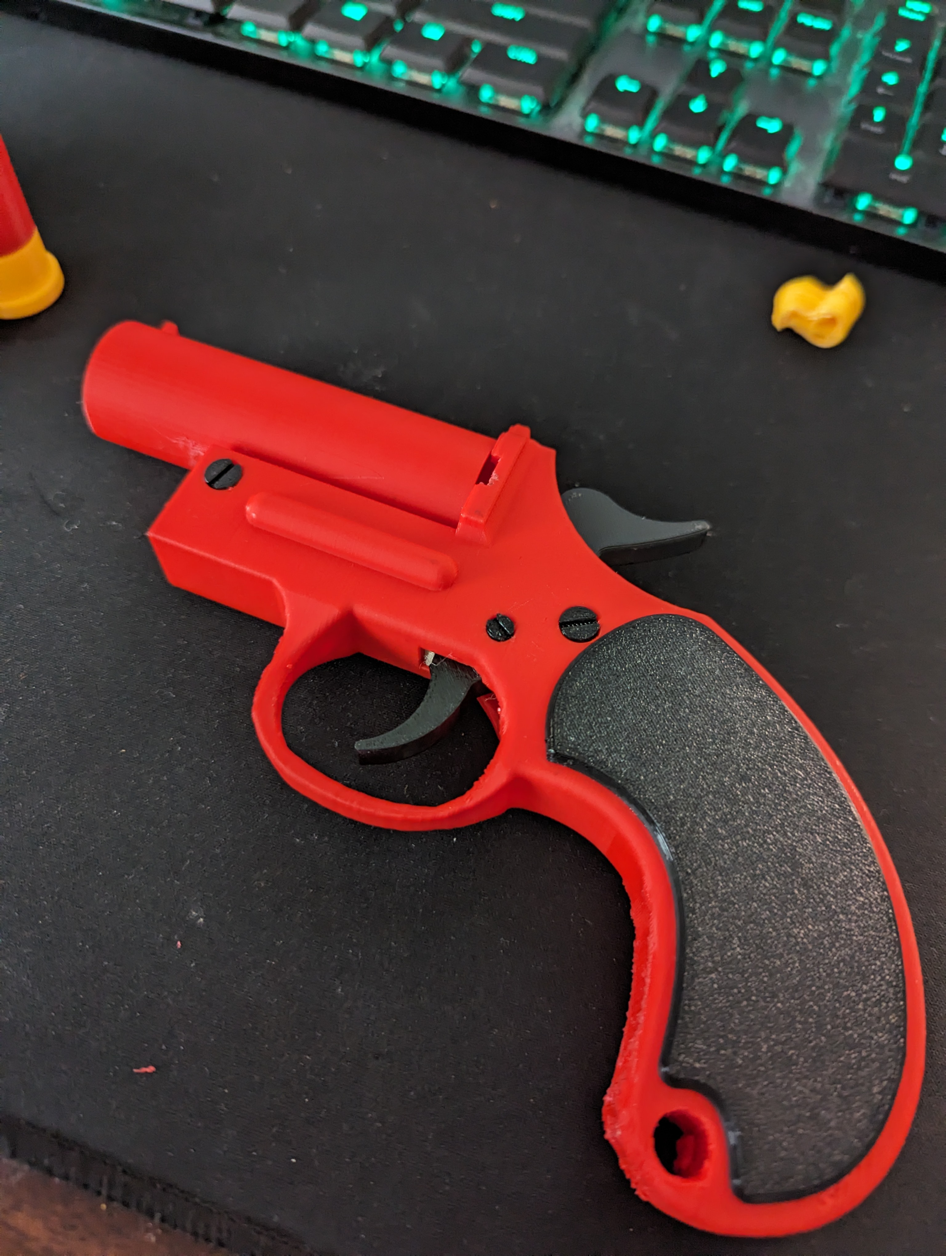 Flare gun working hammer