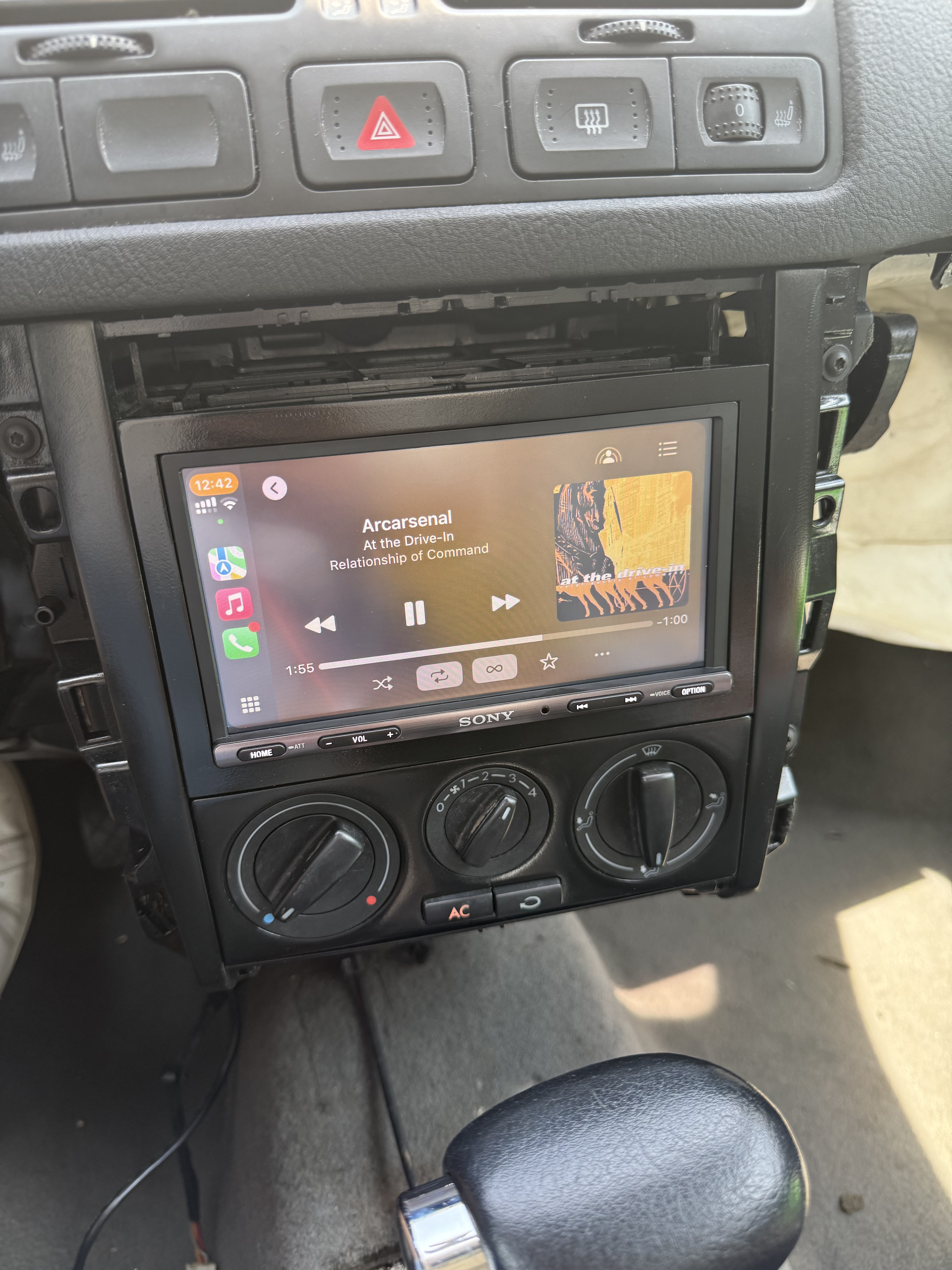 Volkswagen Jetta MK4 Dash Kit for Sony XAV-AX3250 (Toolless / Screwless)