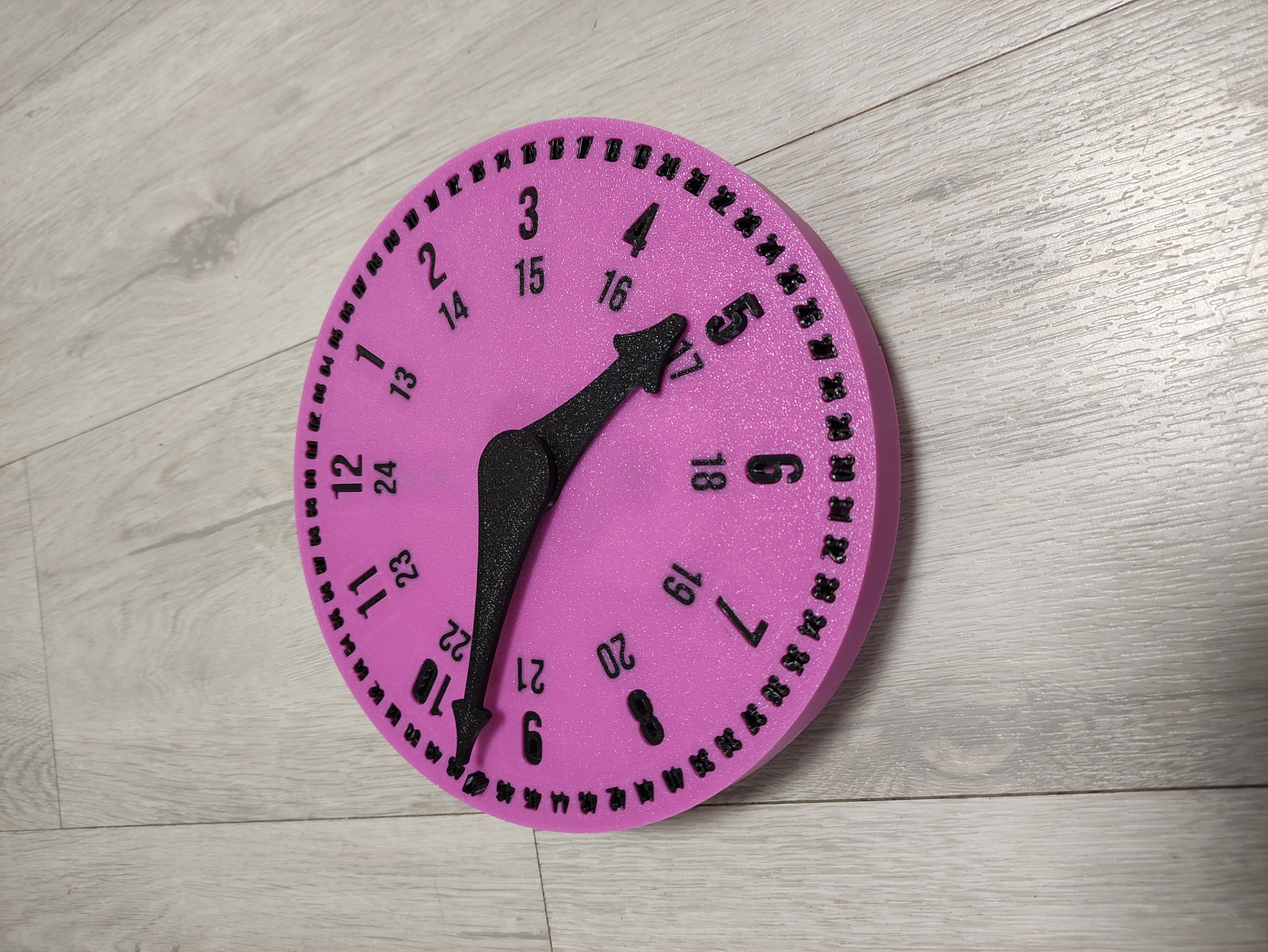 Miniatura 3 do modelo 3D Teaching clock with lifting numbers