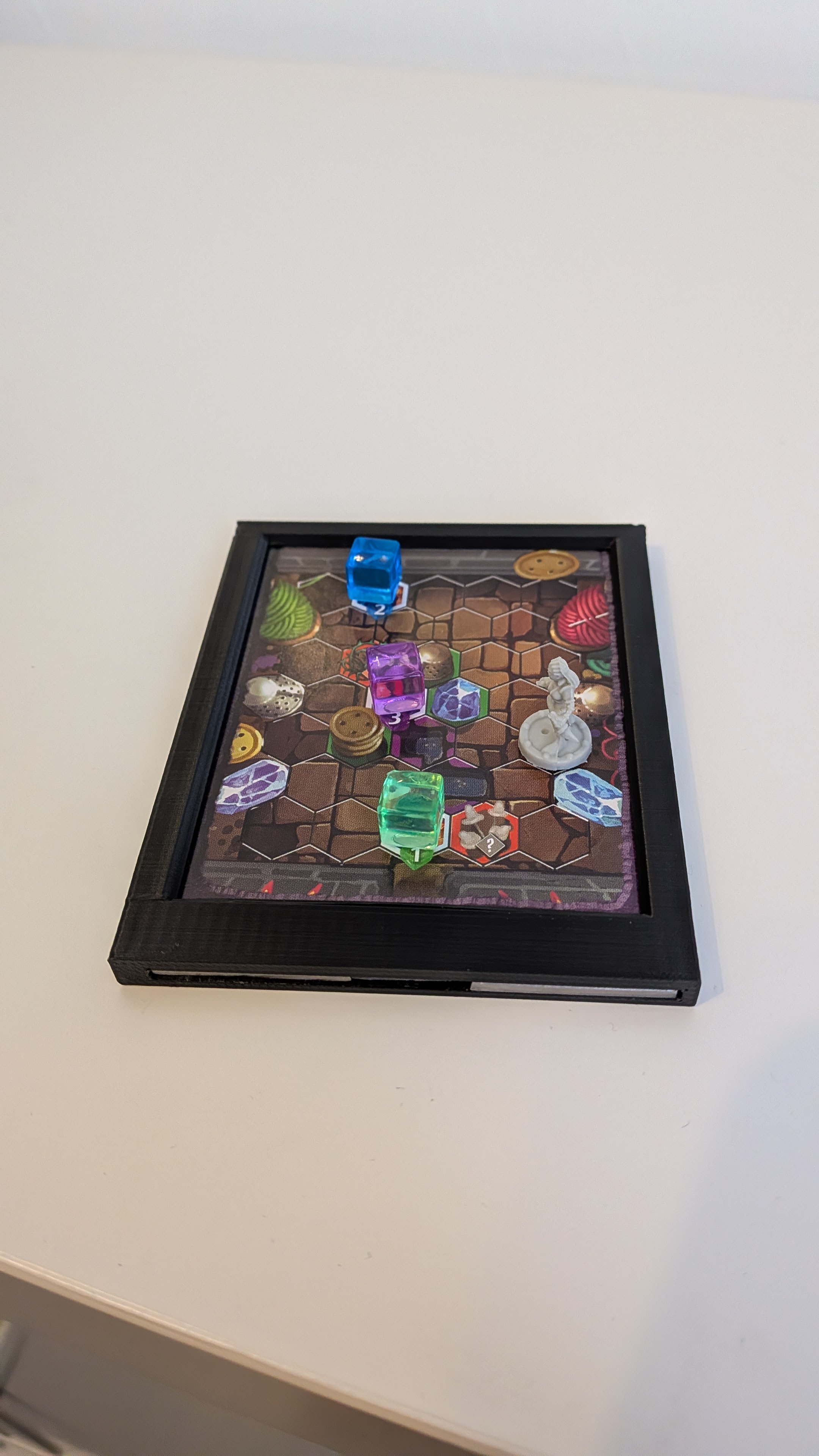 Gloomhaven: Buttons and Bugs Scenario Sleeve (Magnetic)