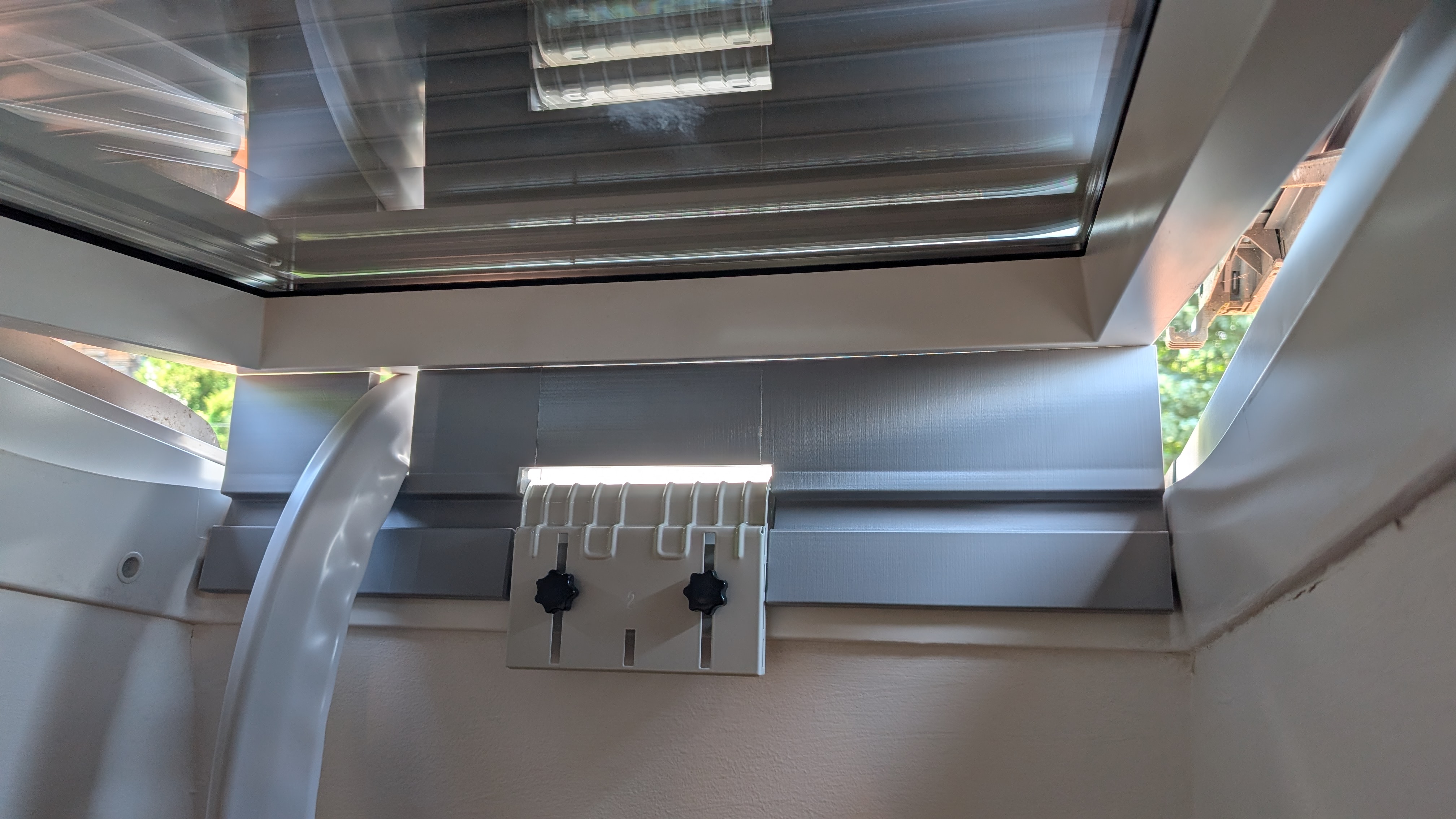 Midea Portasplit window shield for Velux roof window/skylight