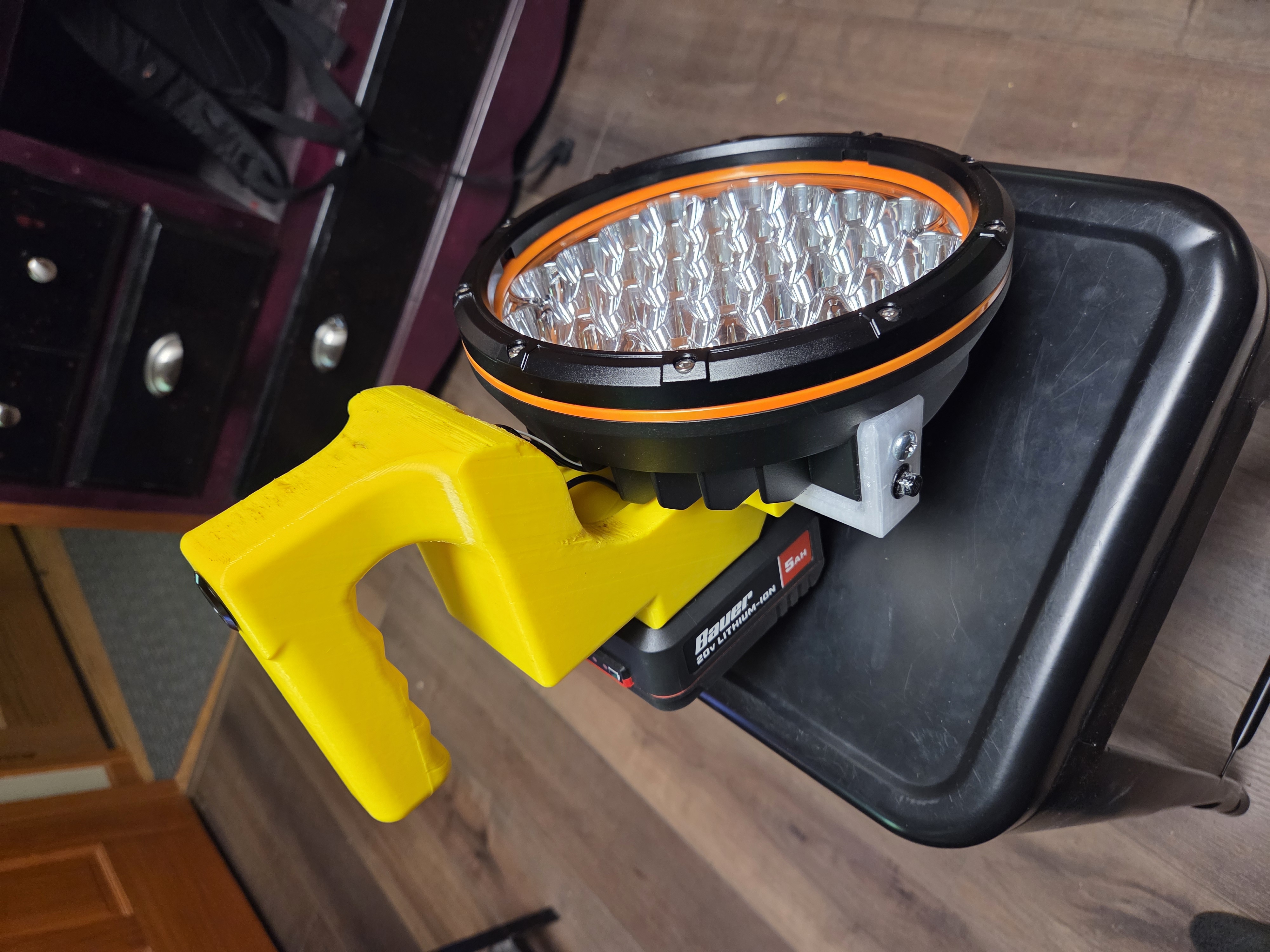 Bauer Powered Flashlight XL
