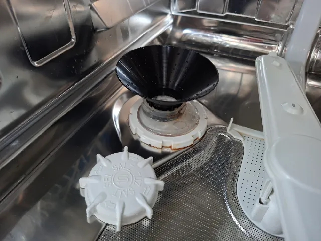 Dishwasher Salt Funnel - Ikea - DWH C00 W