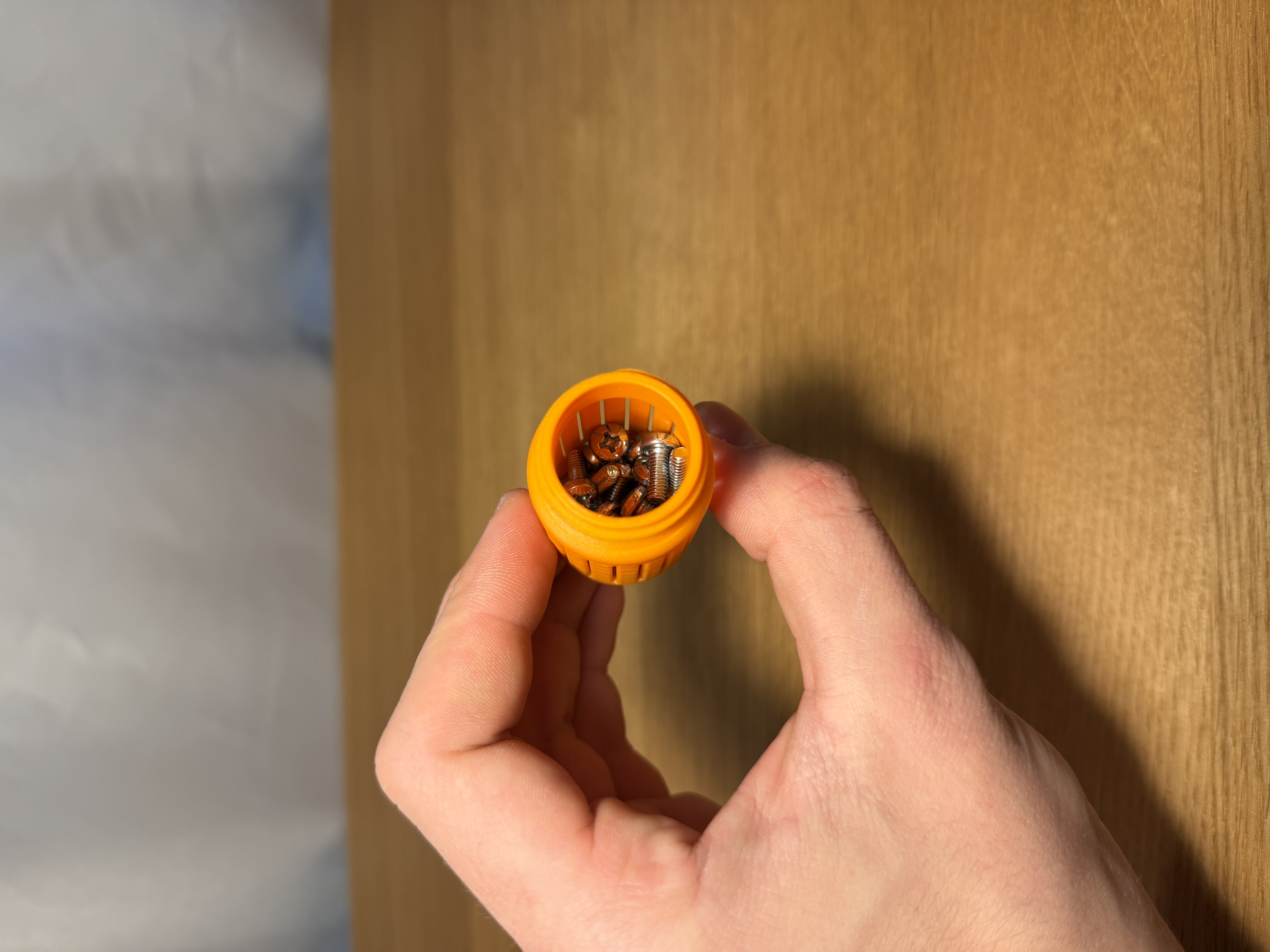 Miniatura 4 do modelo 3D Mini Bottle Cap Container