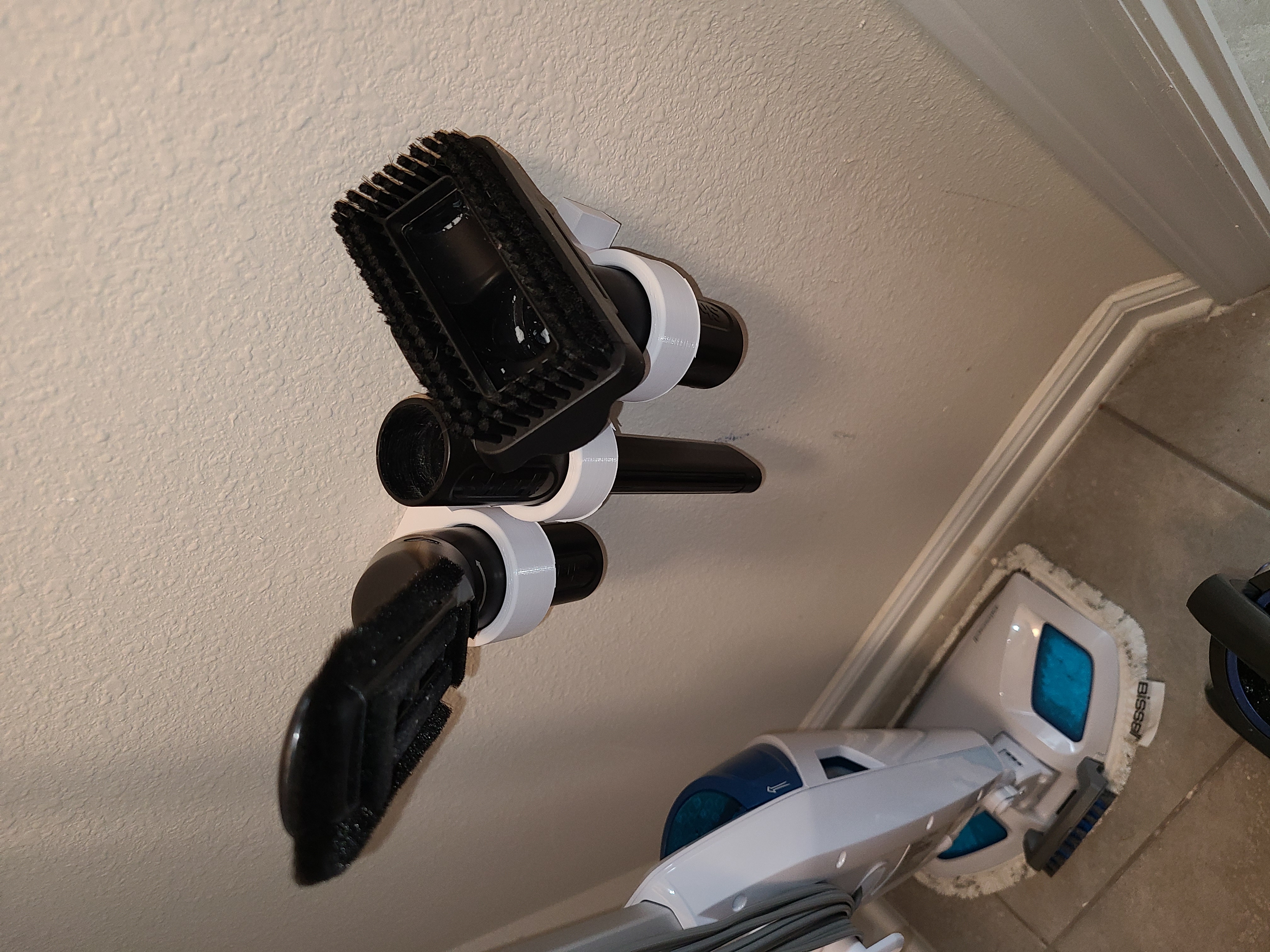 Shark Vertex Pro Powered Lift Away Attachments Holder