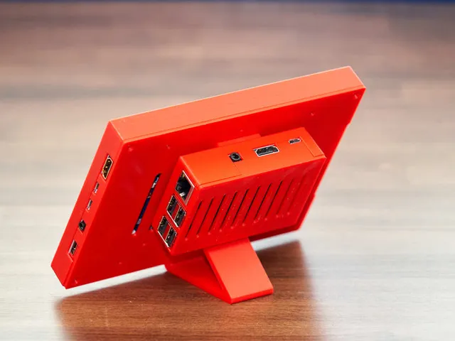 Desktop Pi3B/4B/5B mount for HDMI LCD