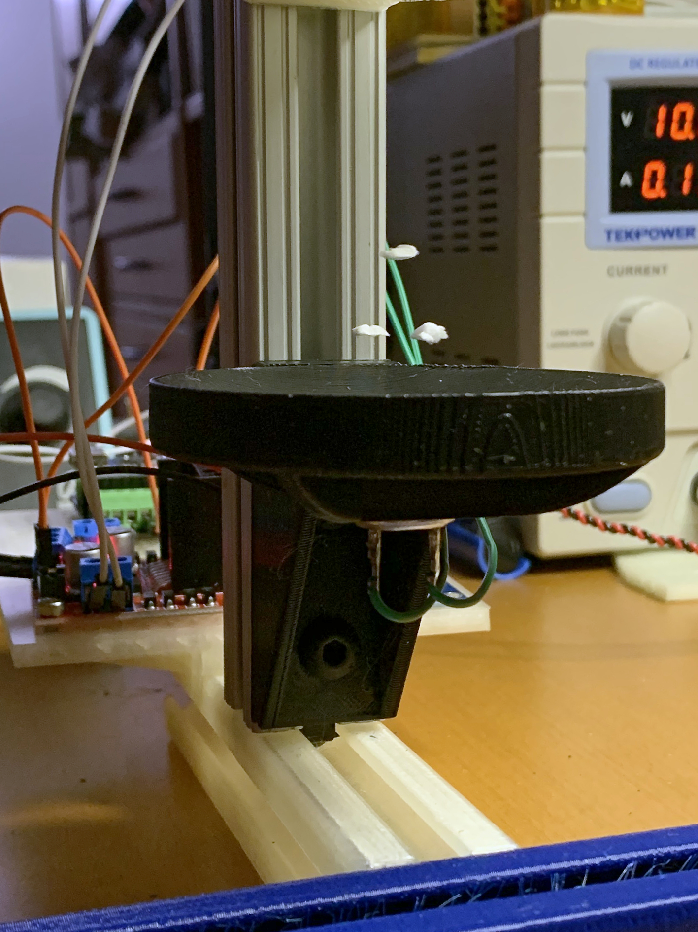 Miniatura 10 do modelo 3D Acoustic Levitator test dish