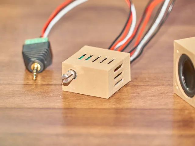 PAM8403 tiny amplifier enclosure