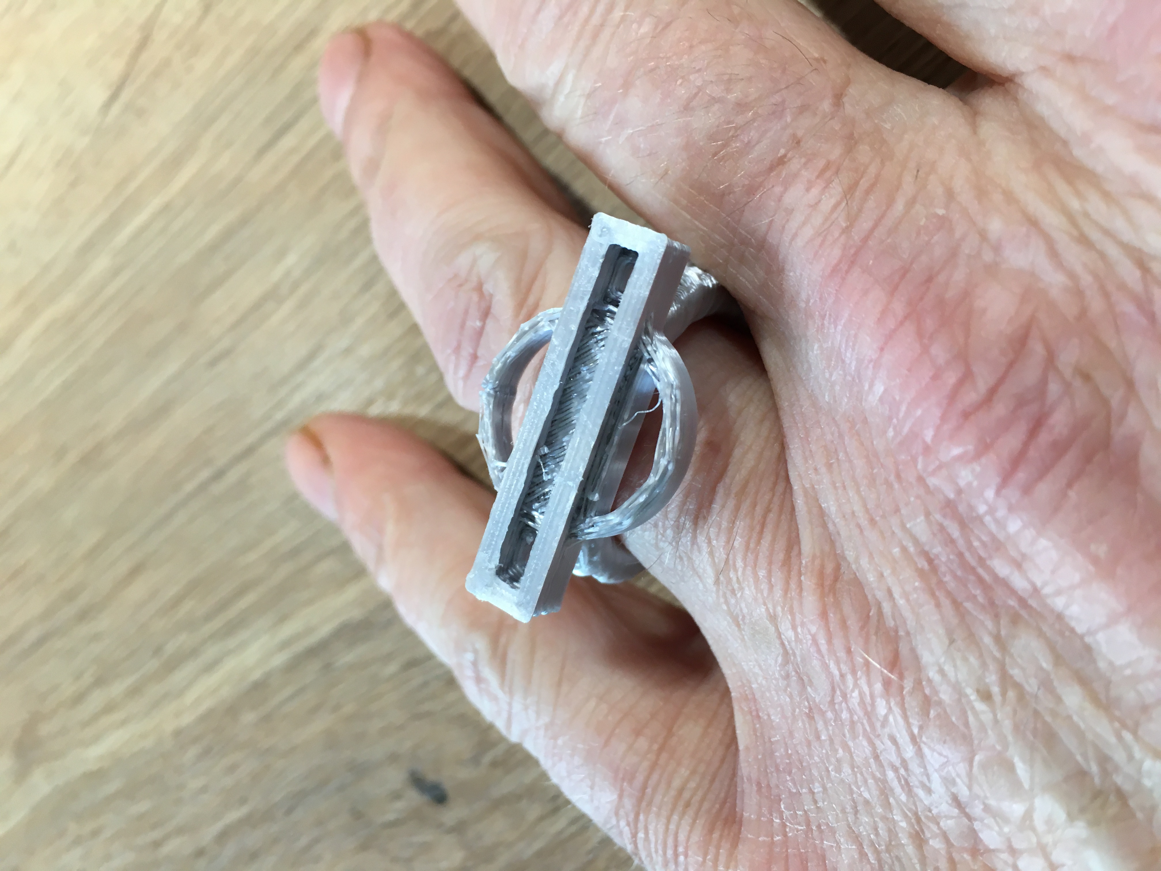 bague style art deco pour main plus fine