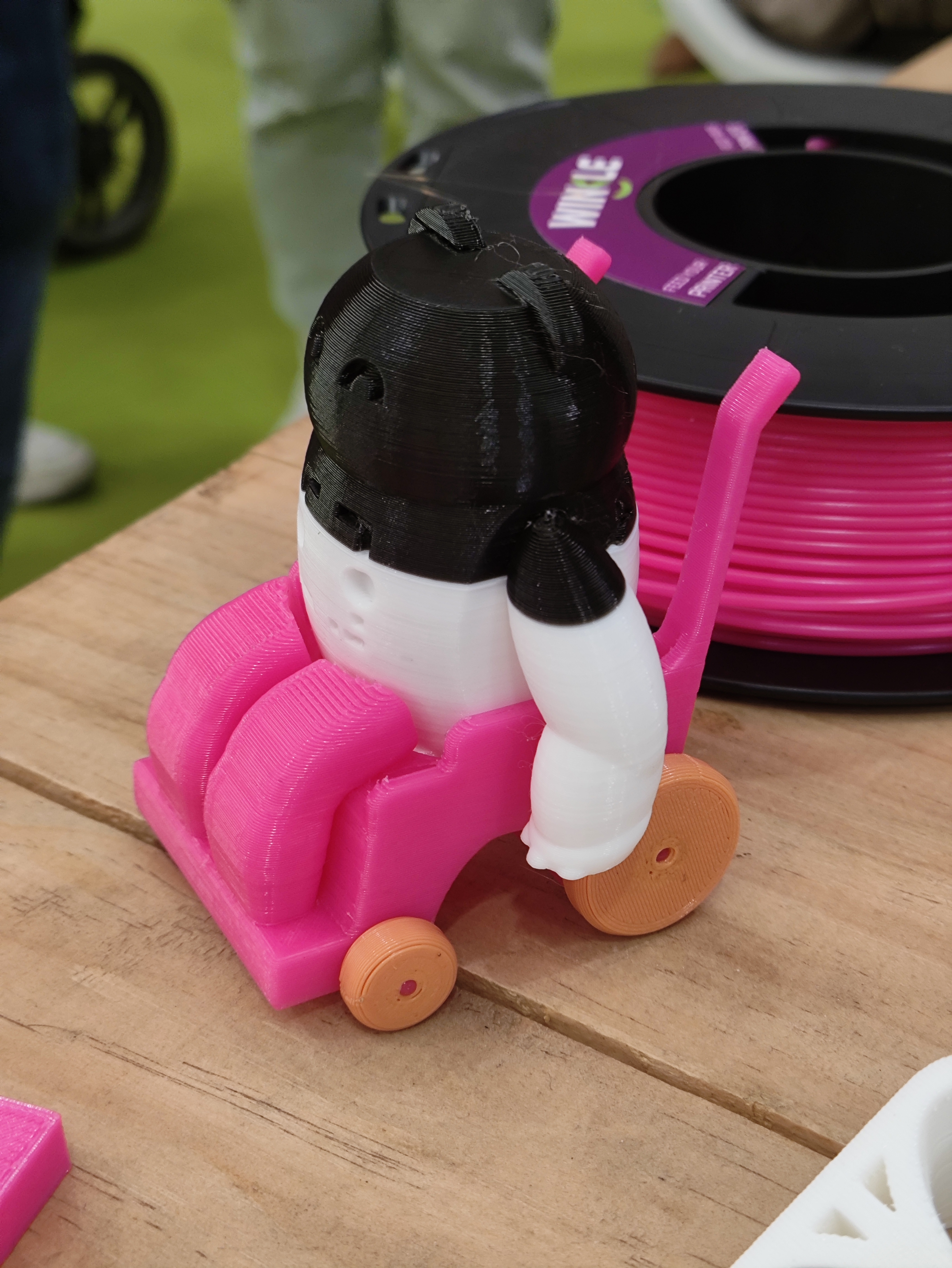 Helpi wheelchair / Silla de ruedas para Helpi