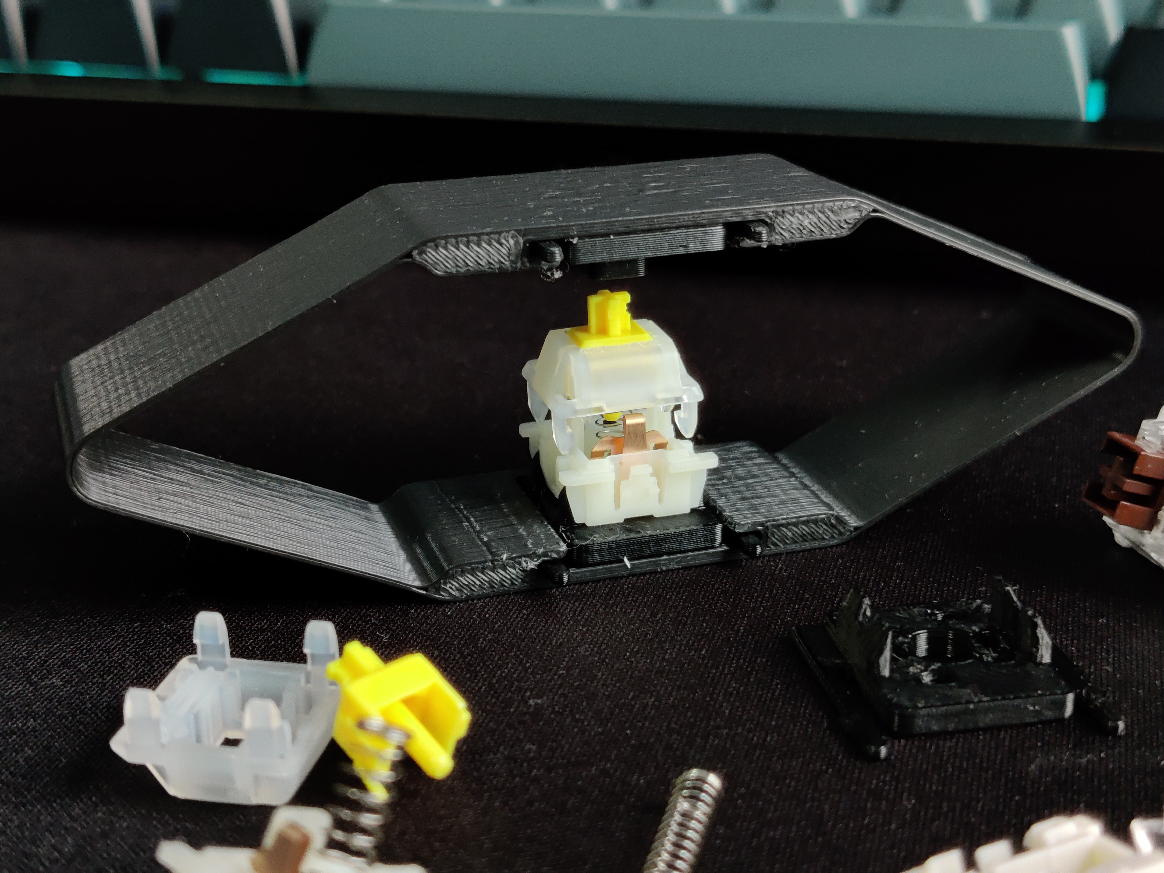 Compliant Cherry and Kailh Switch Opener