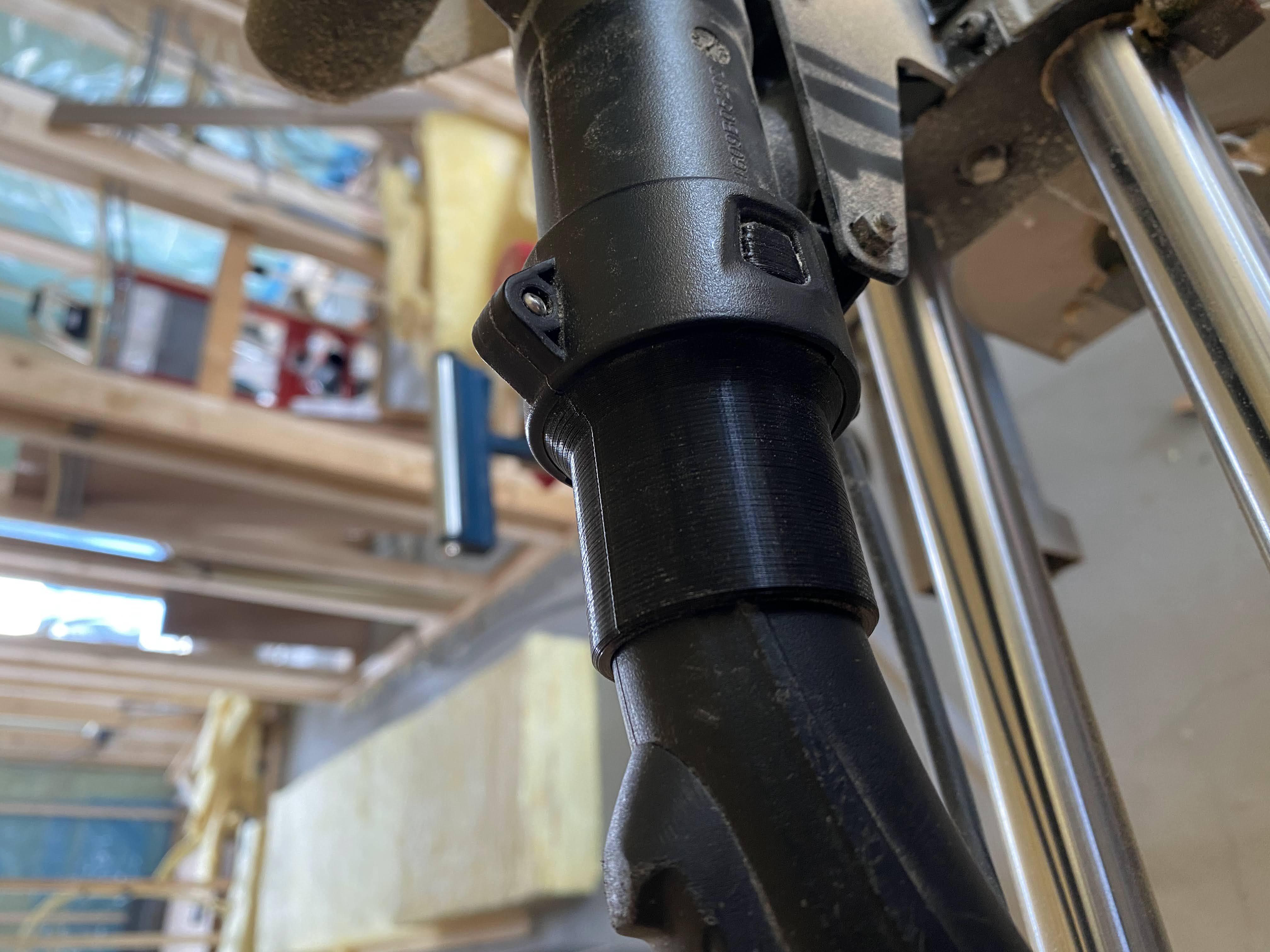 Bosch Miter Saw Vacuum Adapter by Hodorious Download free STL model