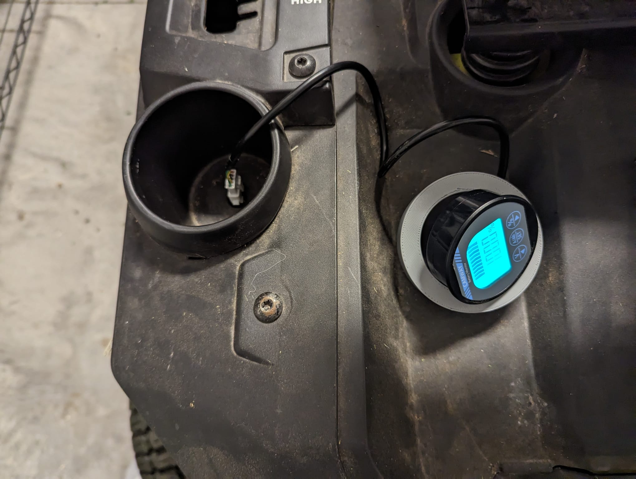 Ryobi RM300e/RM480e 48v Riding Mower Cupholder mount for Camway battery ...