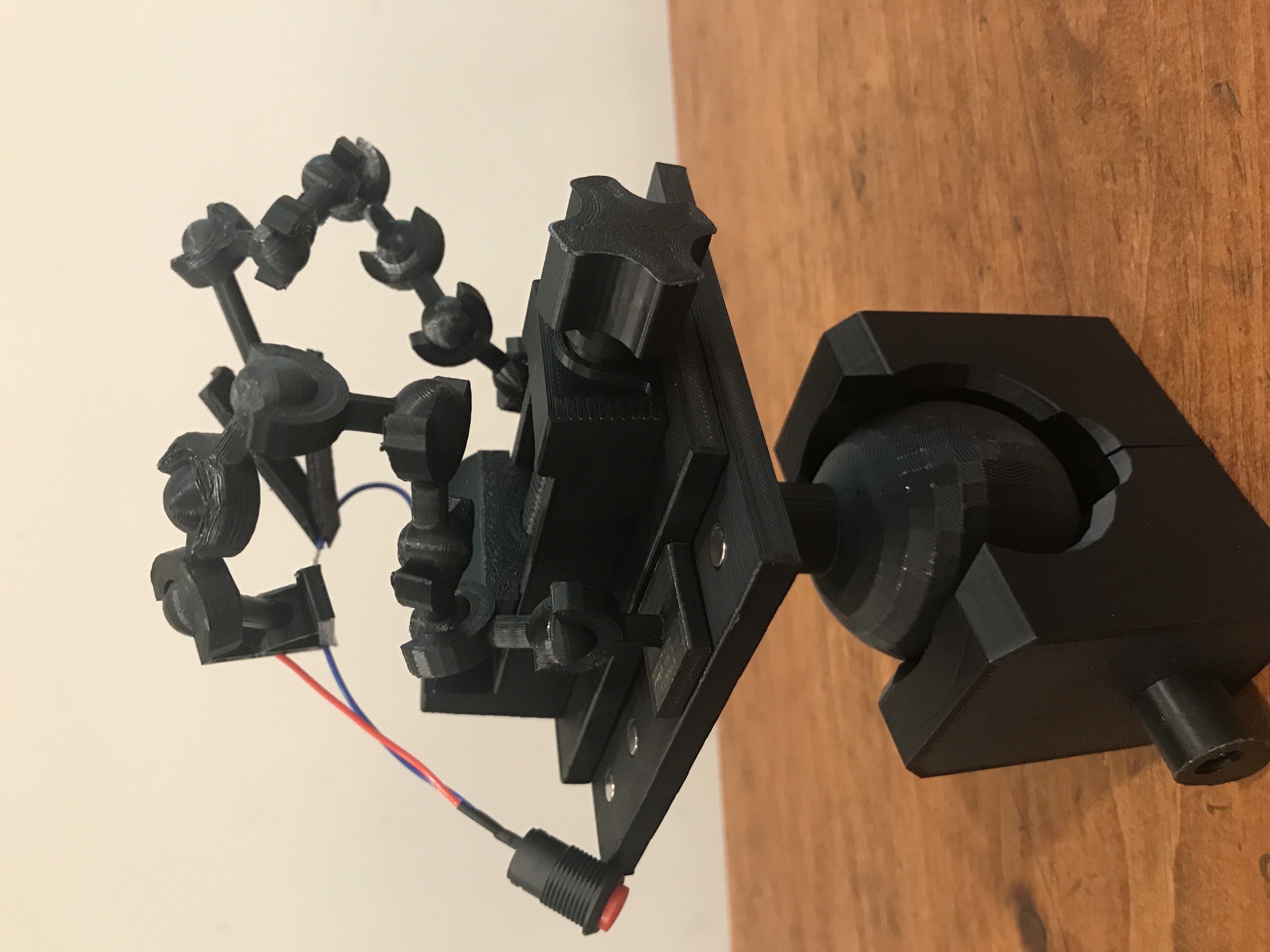 Adaptible ball vise table by xander .y Download free STL