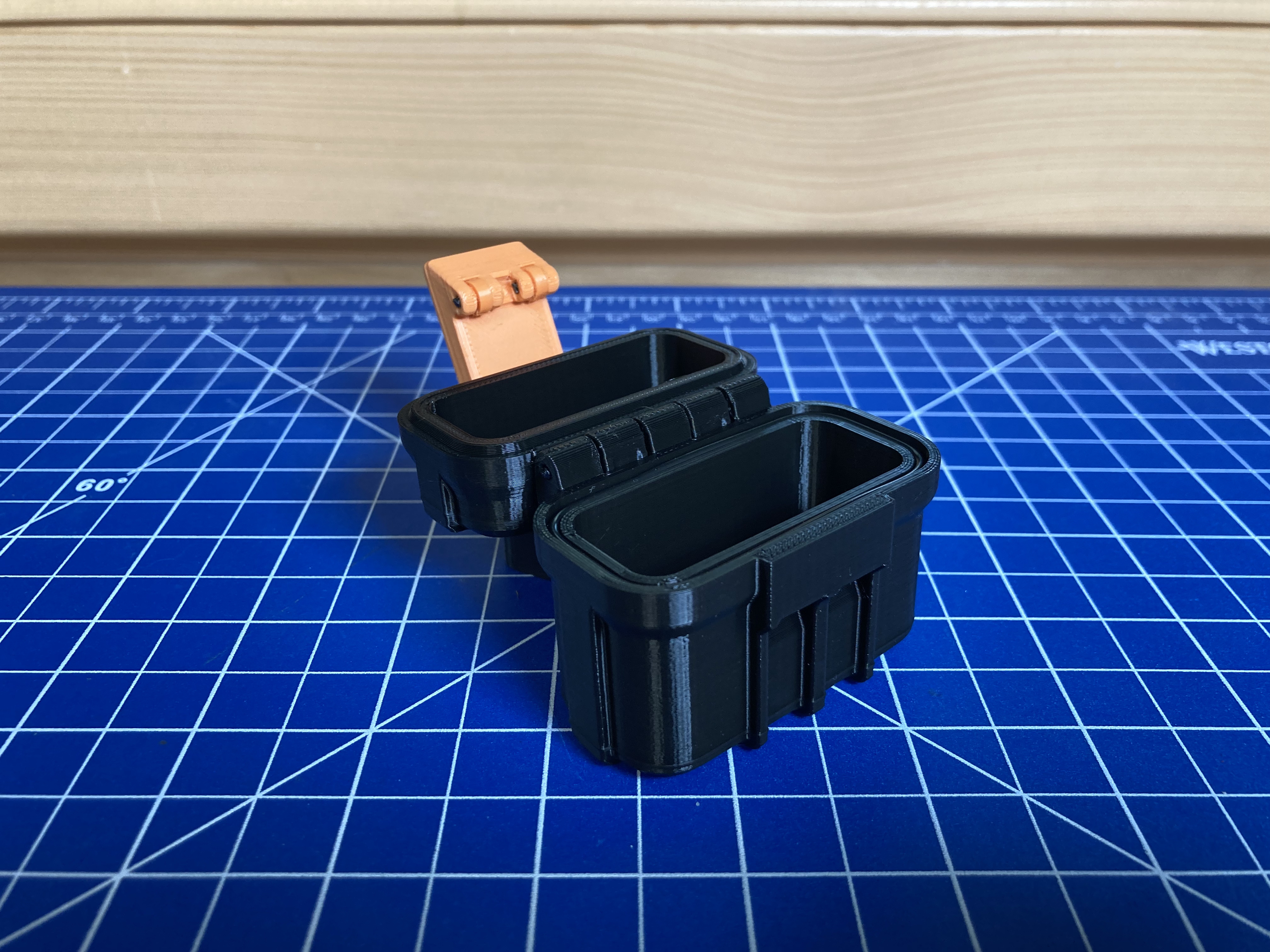 Miniatura 3 do modelo 3D Rugged Storage Box MINI (Parametric, Screwless)