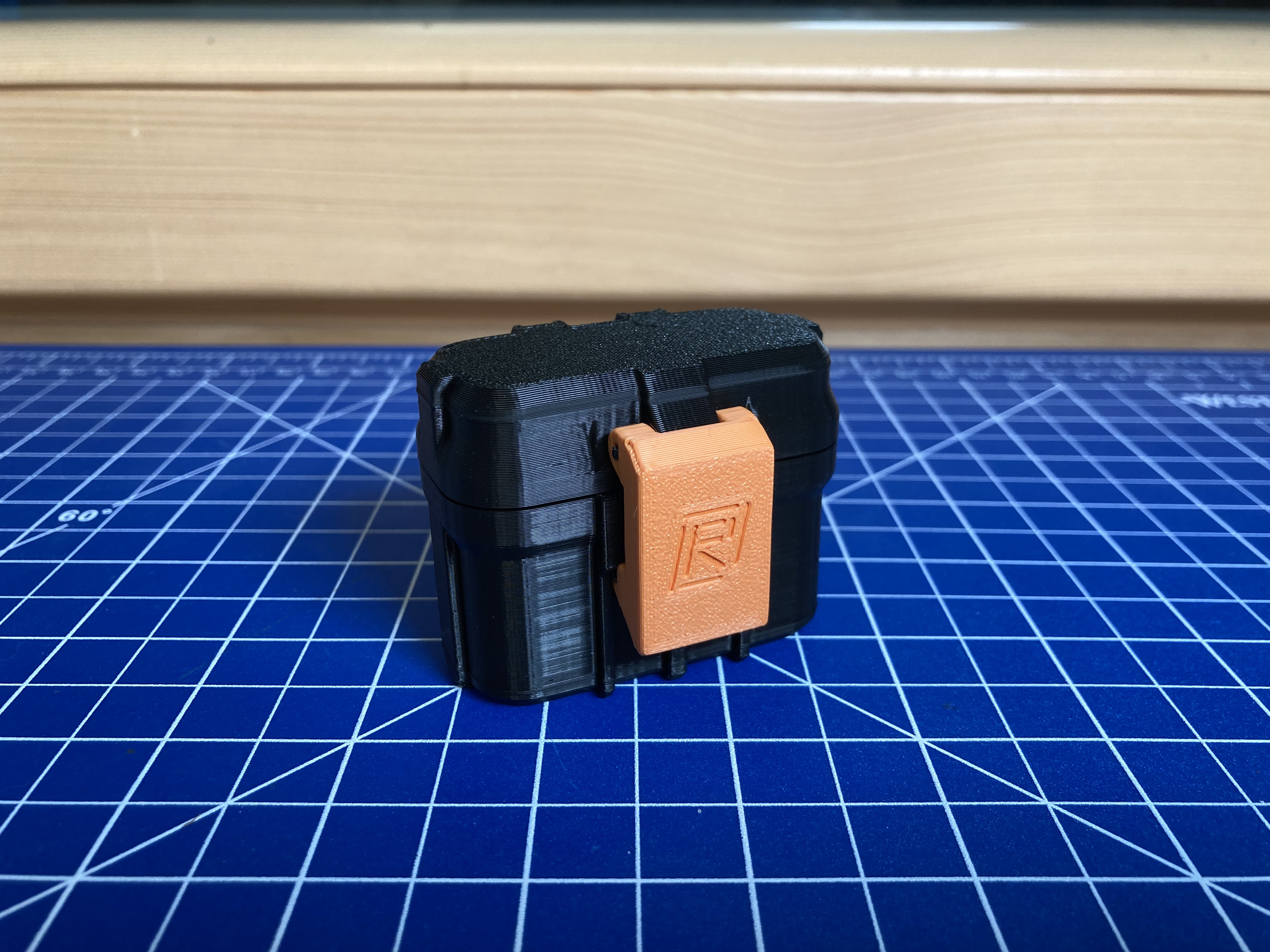 Miniatura 7 do modelo 3D Rugged Storage Box MINI (Parametric, Screwless)