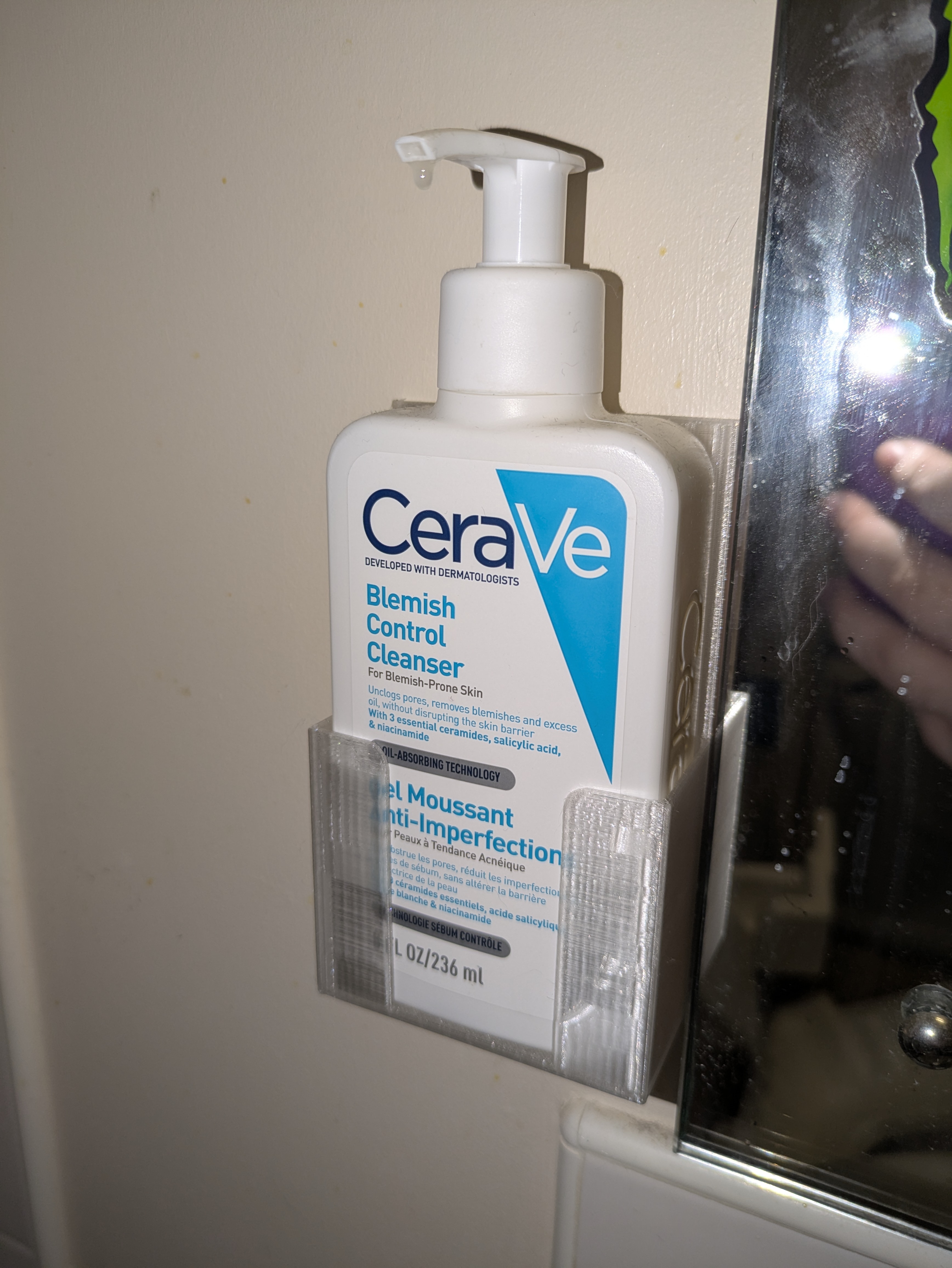 Moisturiser Holder